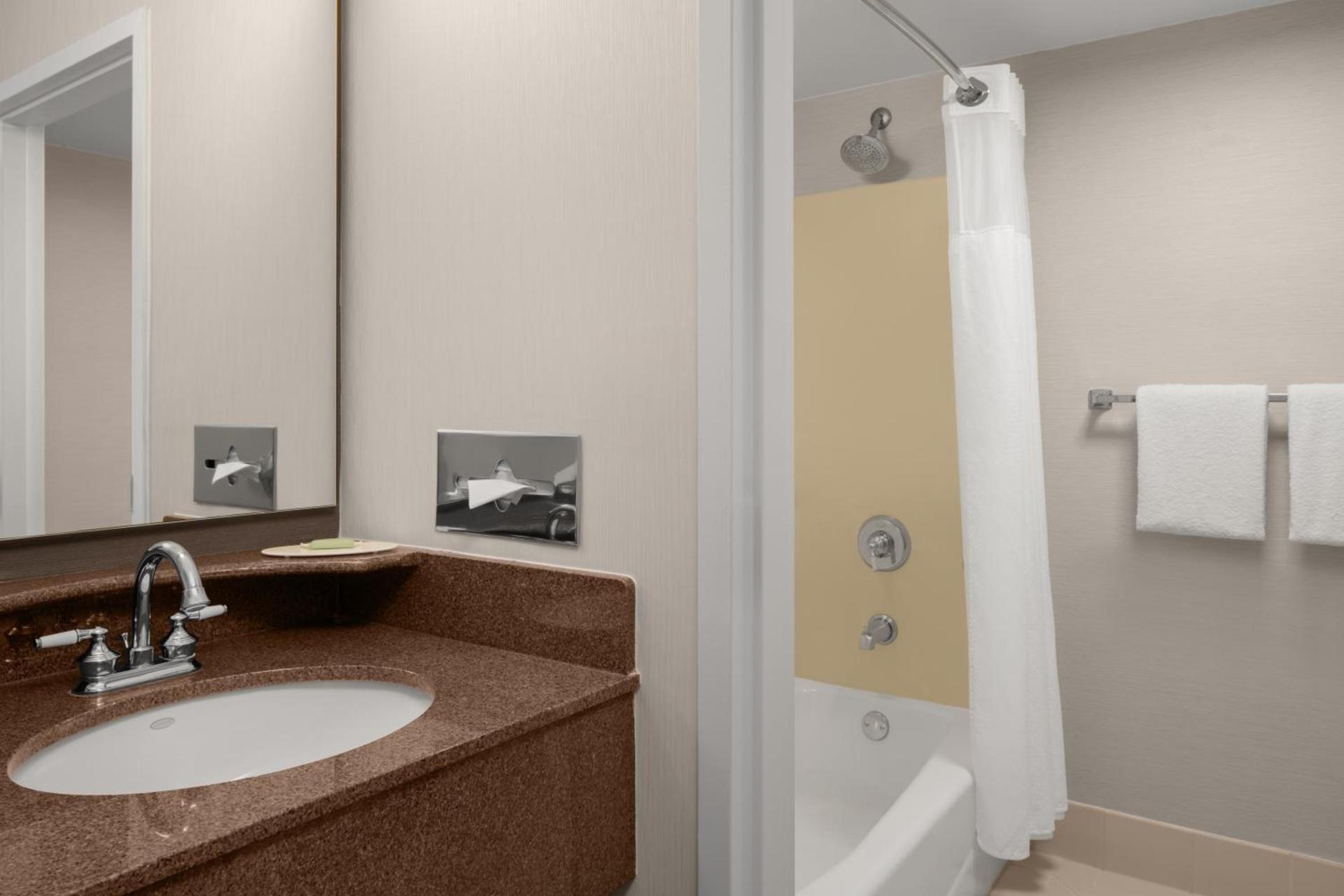 Courtyard by Marriott San Diego Central photo 35