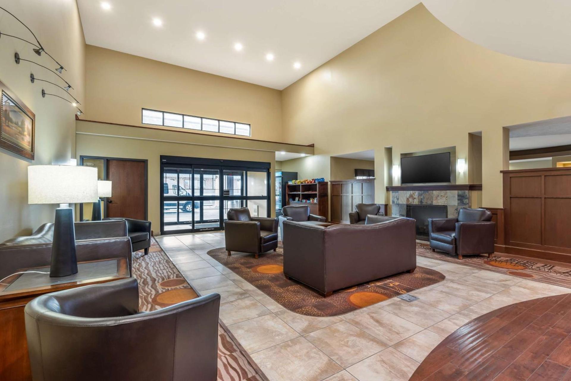 Best Western Plus Grand Island Inn and Suites photo 13