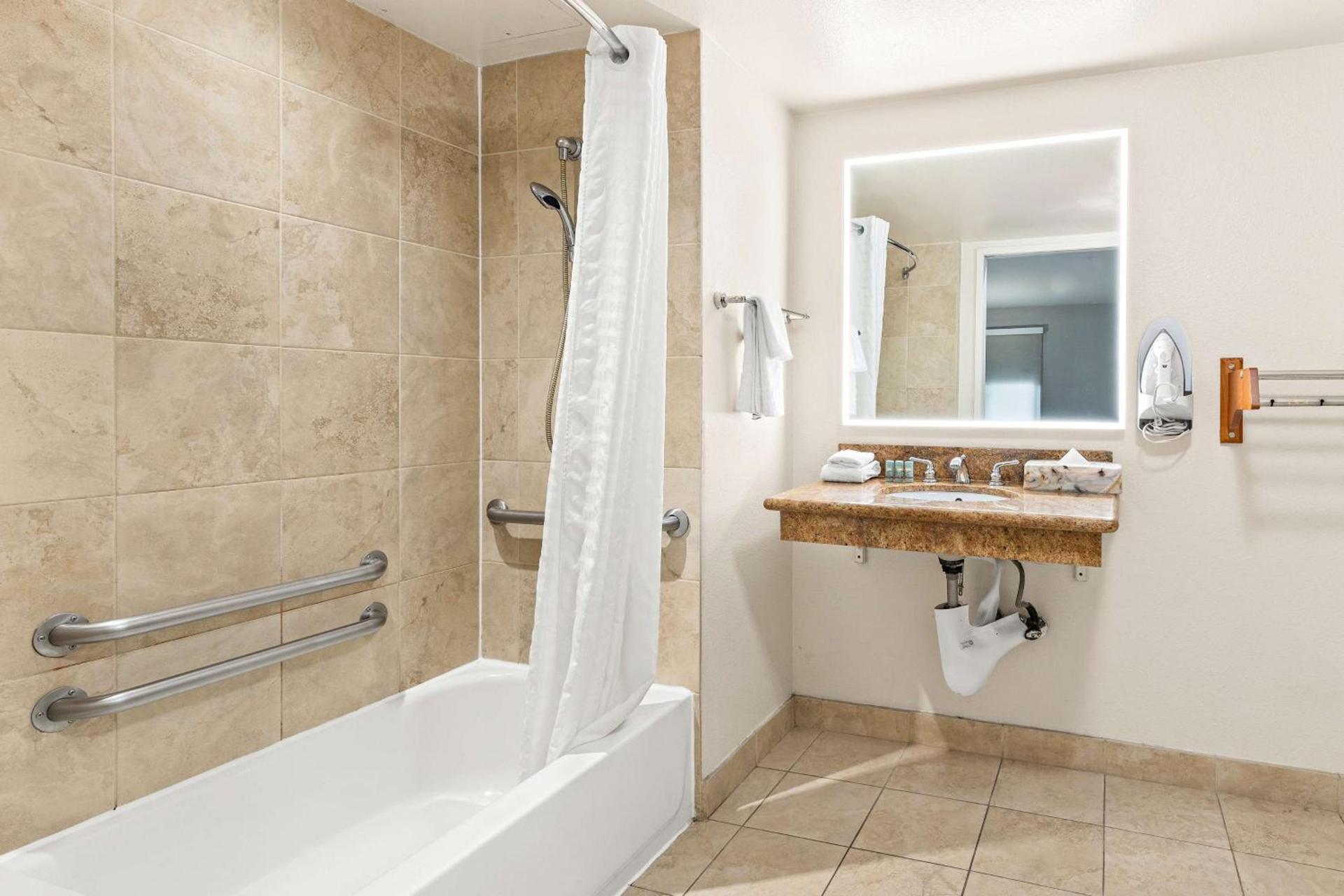 Best Western Chula Vista/Otay Valley Hotel photo 28