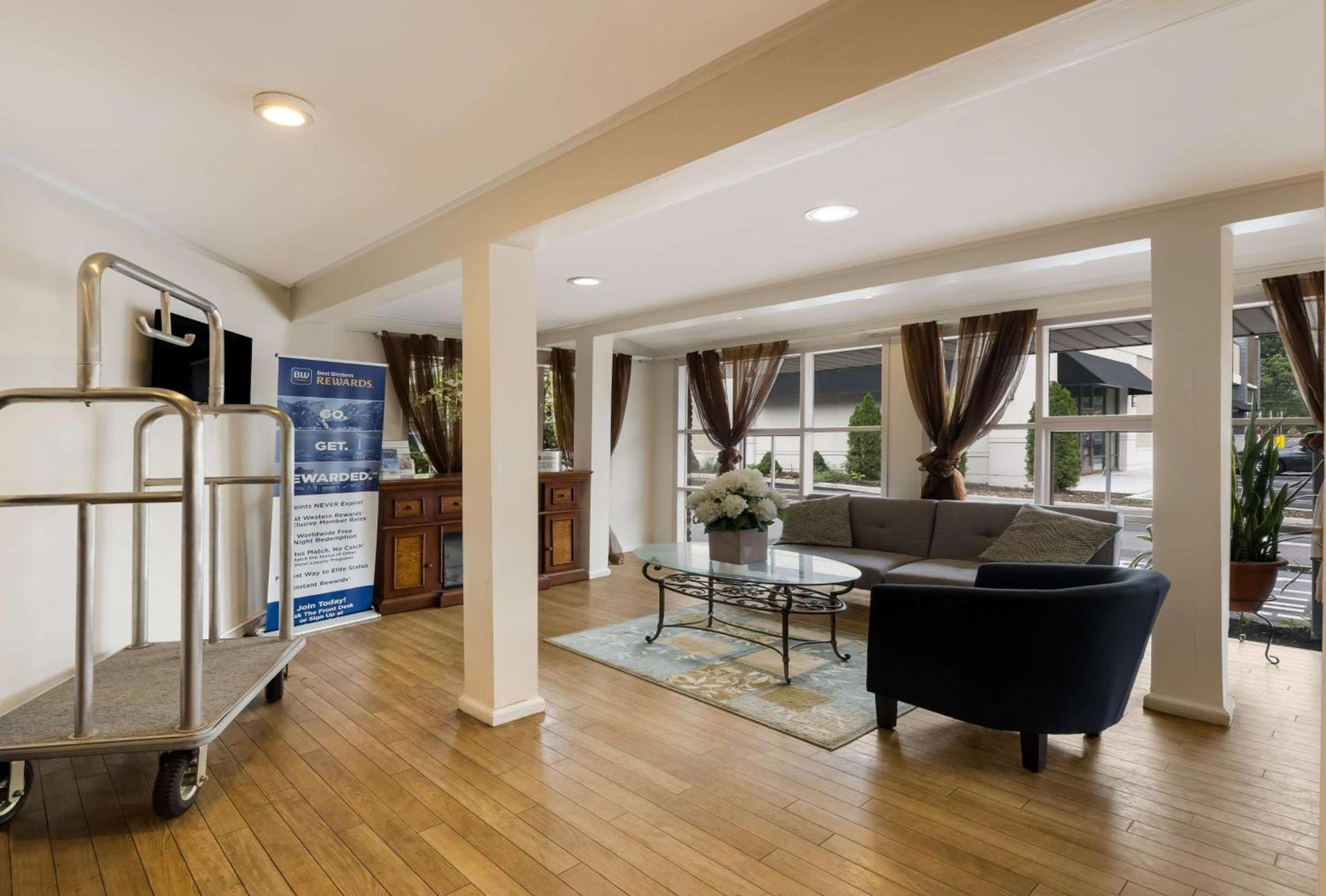 SureStay Plus by Best Western Woodbury Inn photo 3