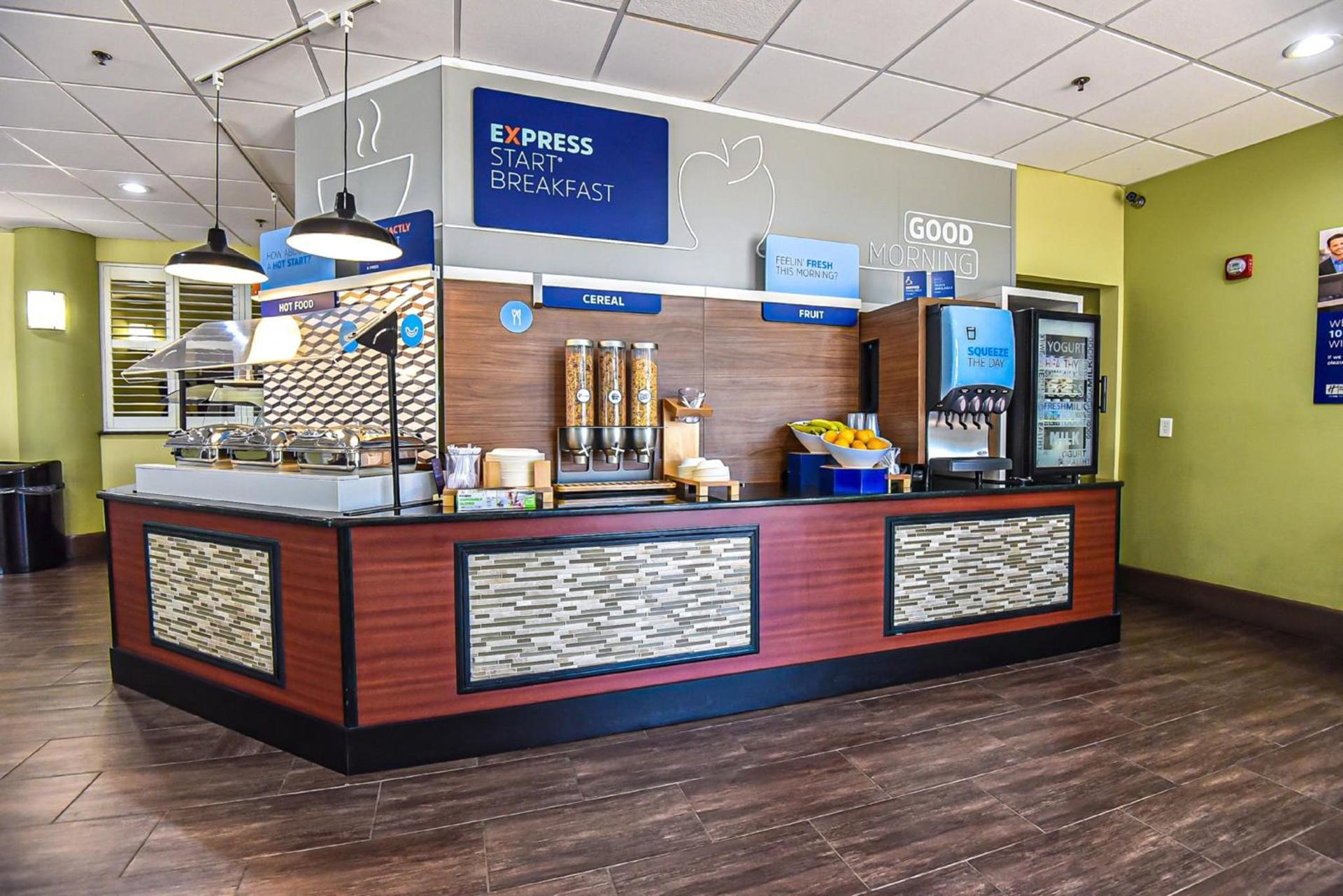 Holiday Inn Express & Suites Cocoa by IHG photo 88