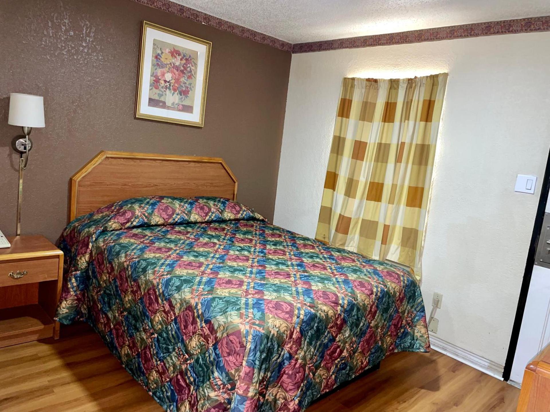 Golden Inn Dallas by Hotel O photo 13