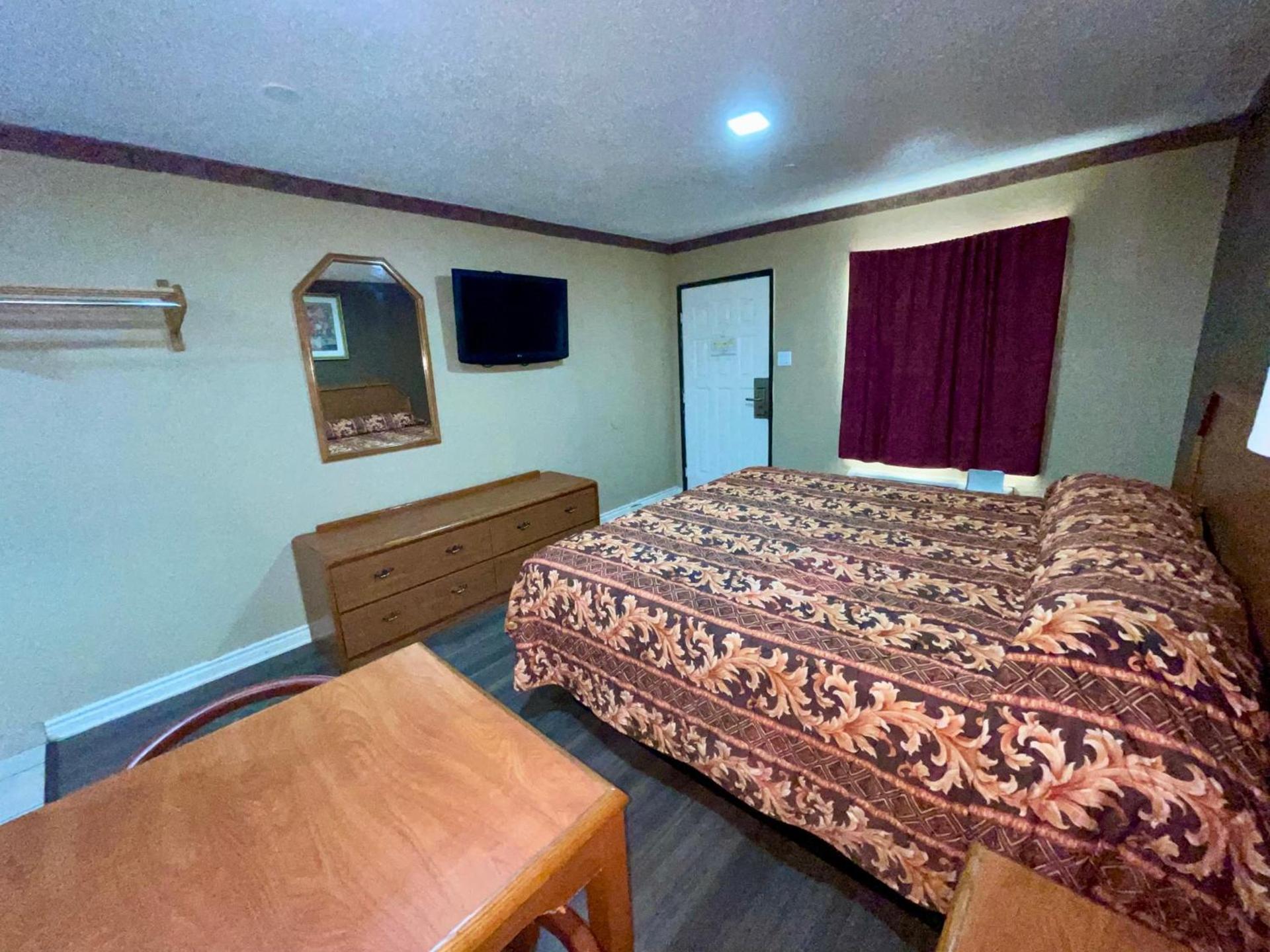 Golden Inn Dallas by Hotel O photo 16