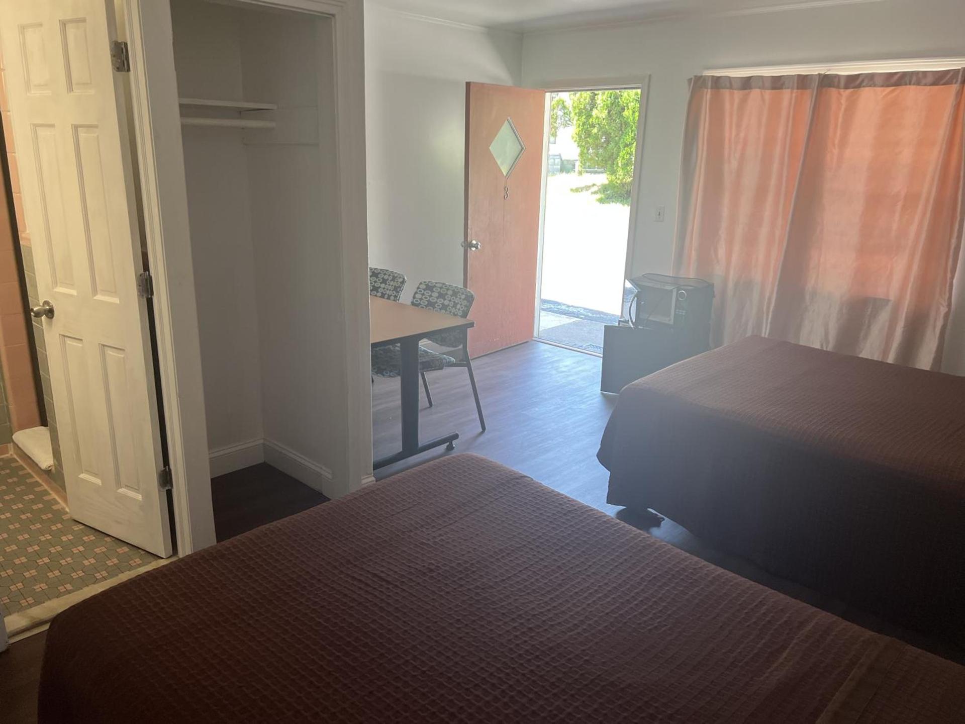 Cadet Motel photo 15