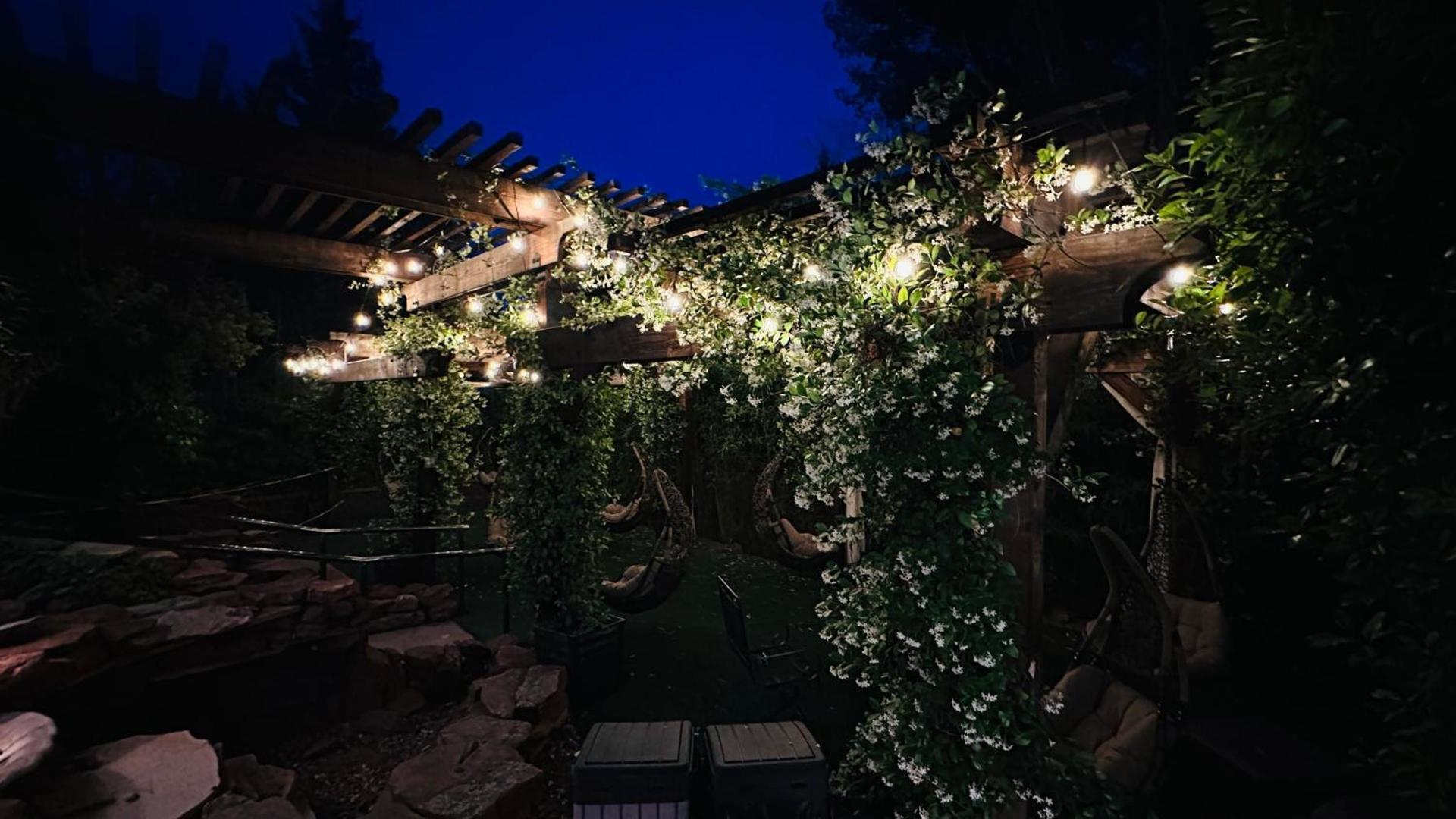 Lantern Light Inn - Romantic Getaway photo 6