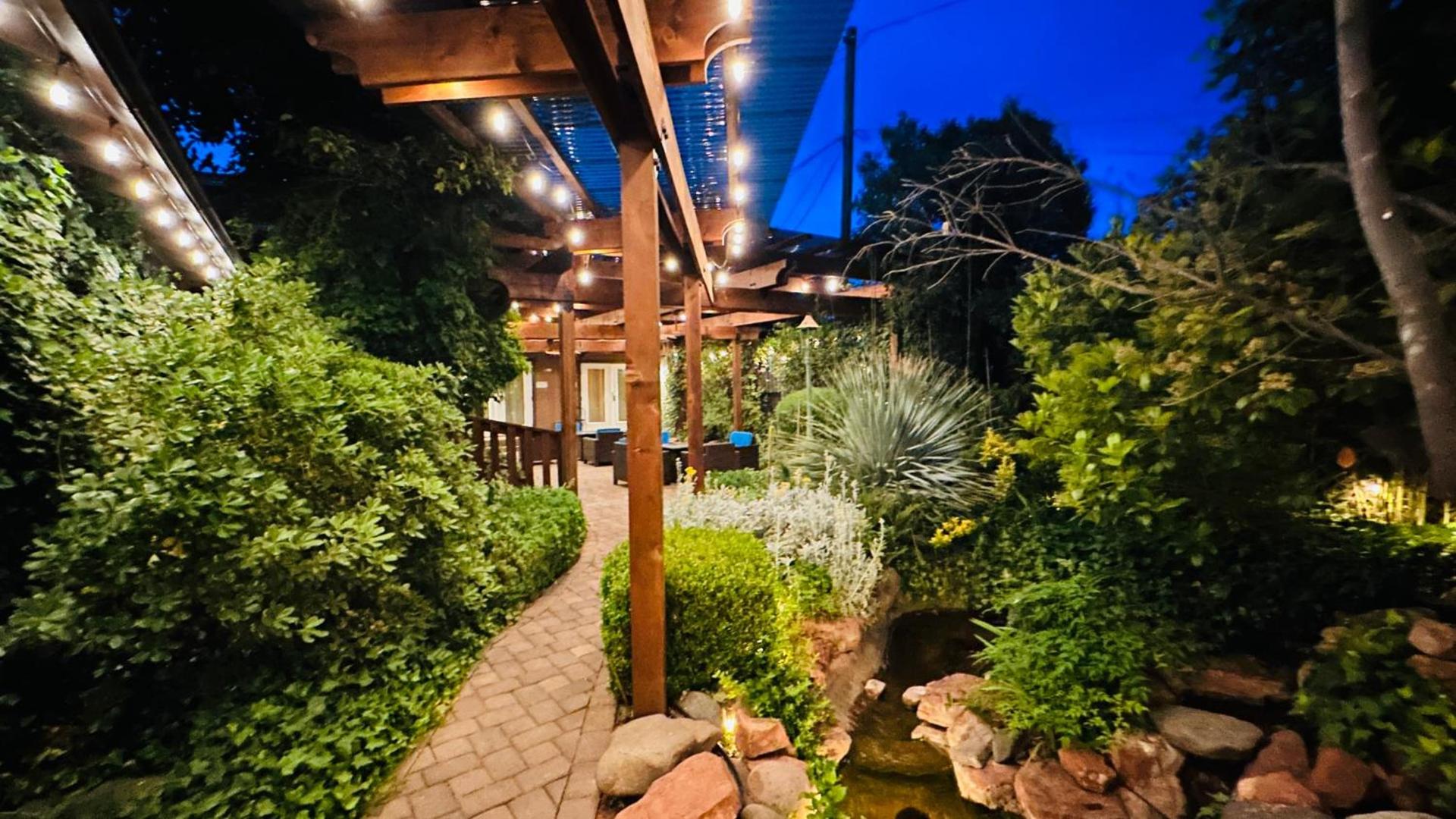 Lantern Light Inn - Romantic Getaway photo 15