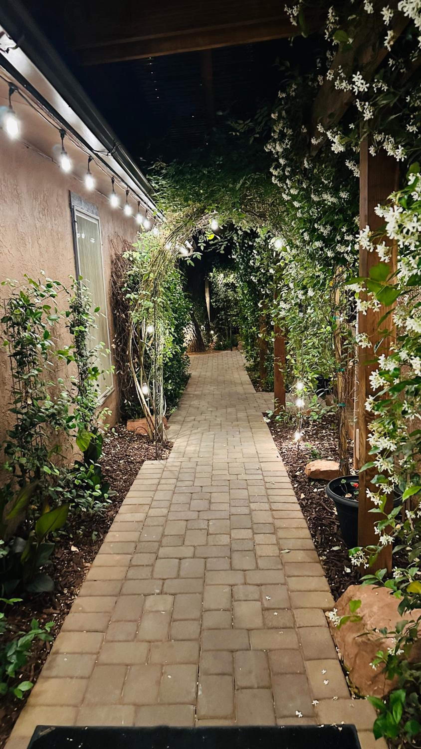 Lantern Light Inn - Romantic Getaway photo 34