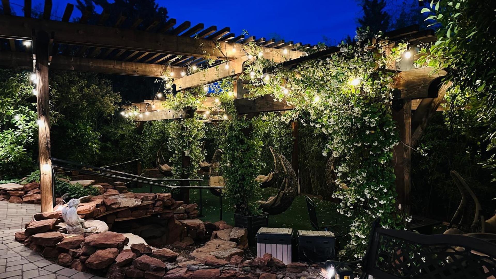Lantern Light Inn - Romantic Getaway photo 5