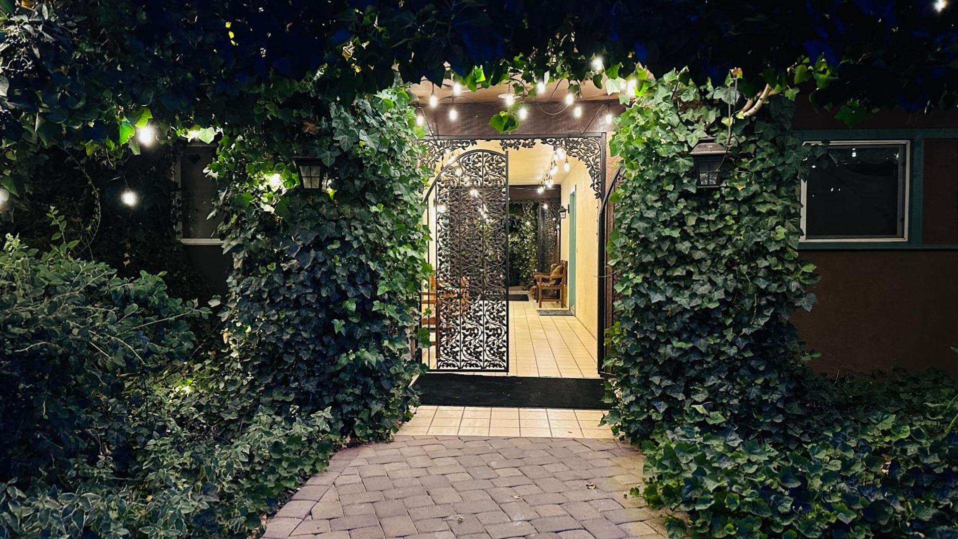 Lantern Light Inn - Romantic Getaway photo 56