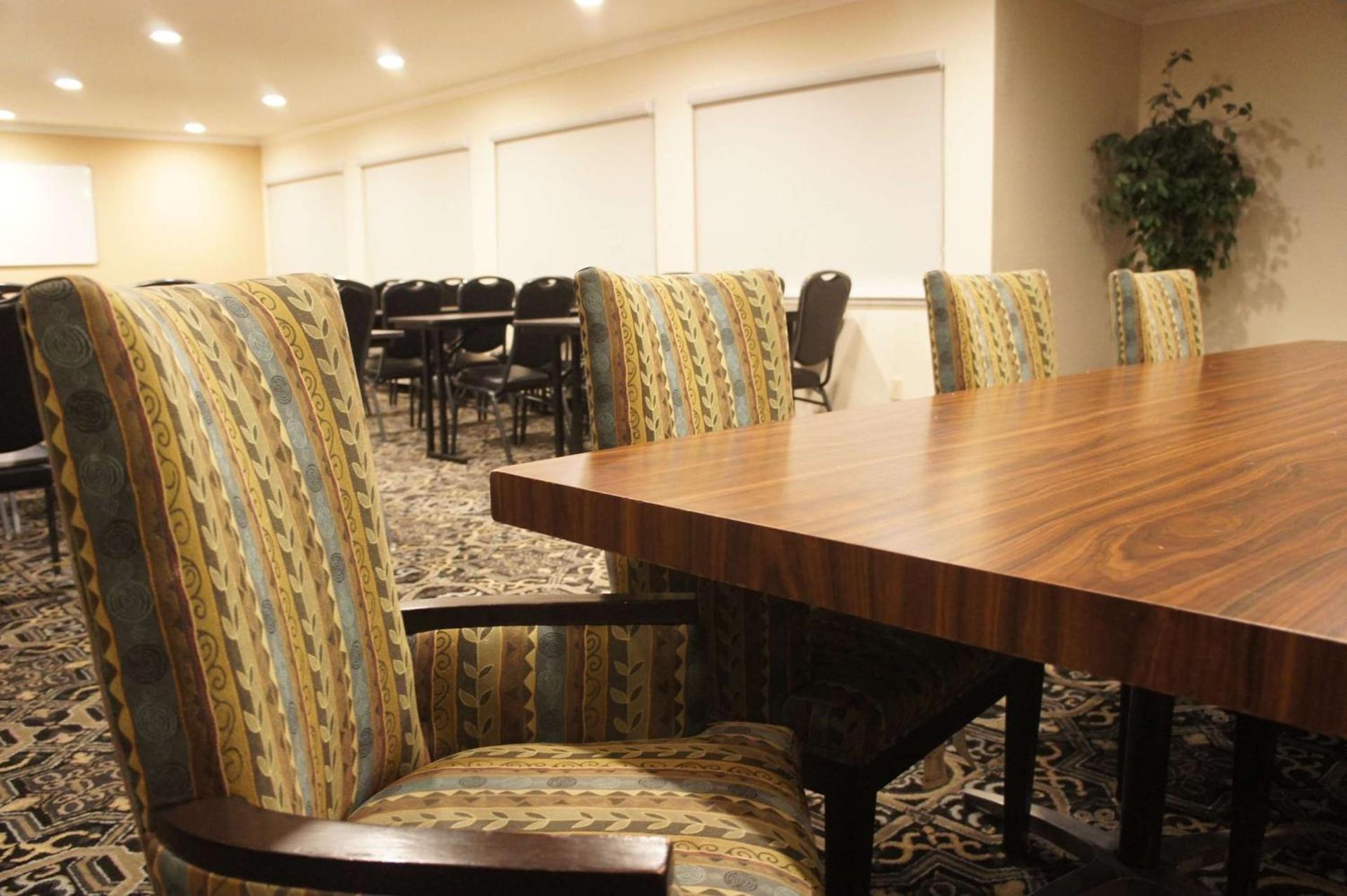 Best Western PLUS Inn of Hayward photo 14