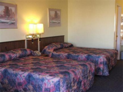 Americas Best Value Inn Comanche photo 9