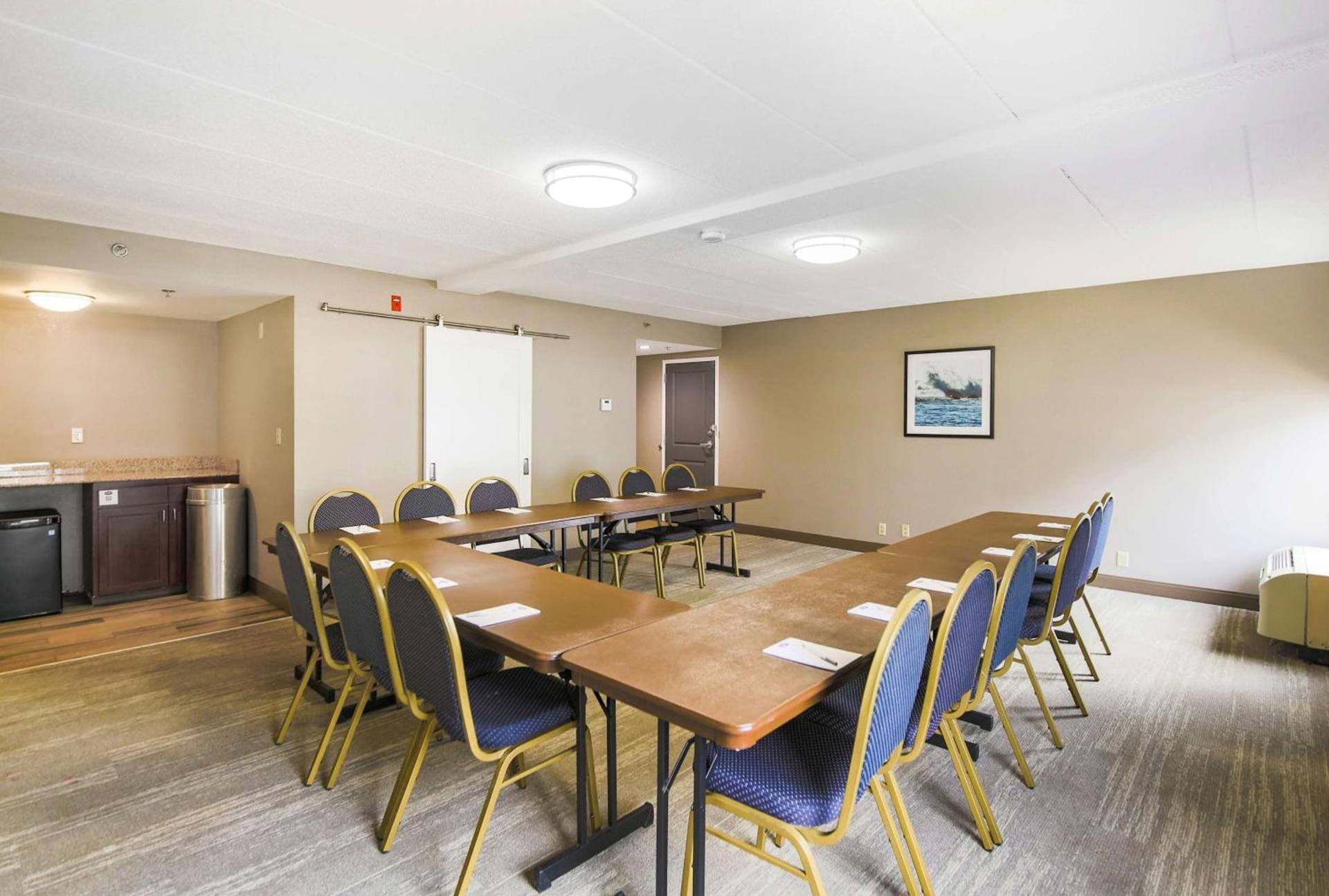 Hampton Inn Fall River/Westport photo 28