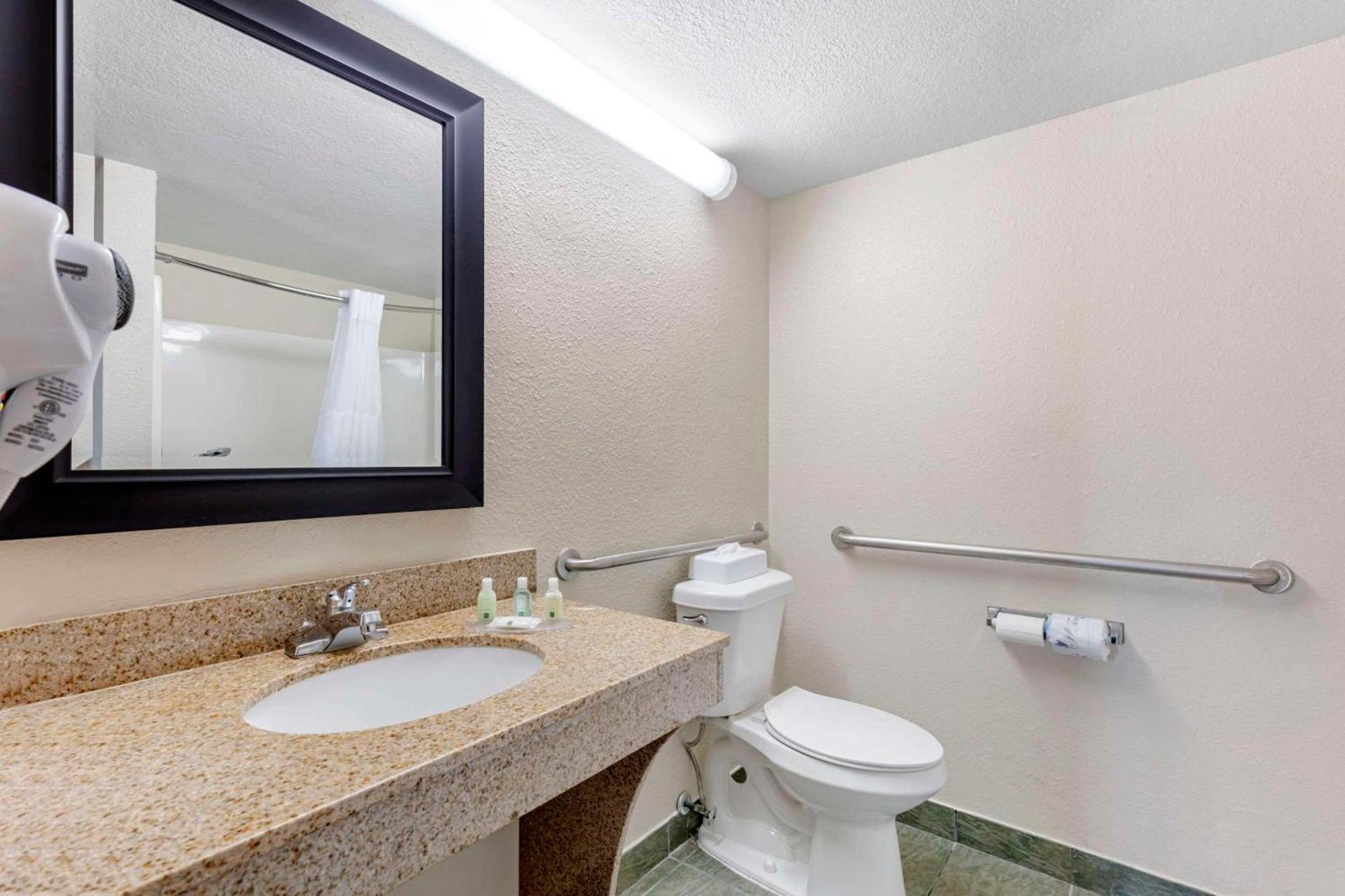 Quality Inn Downtown Stuart photo 17