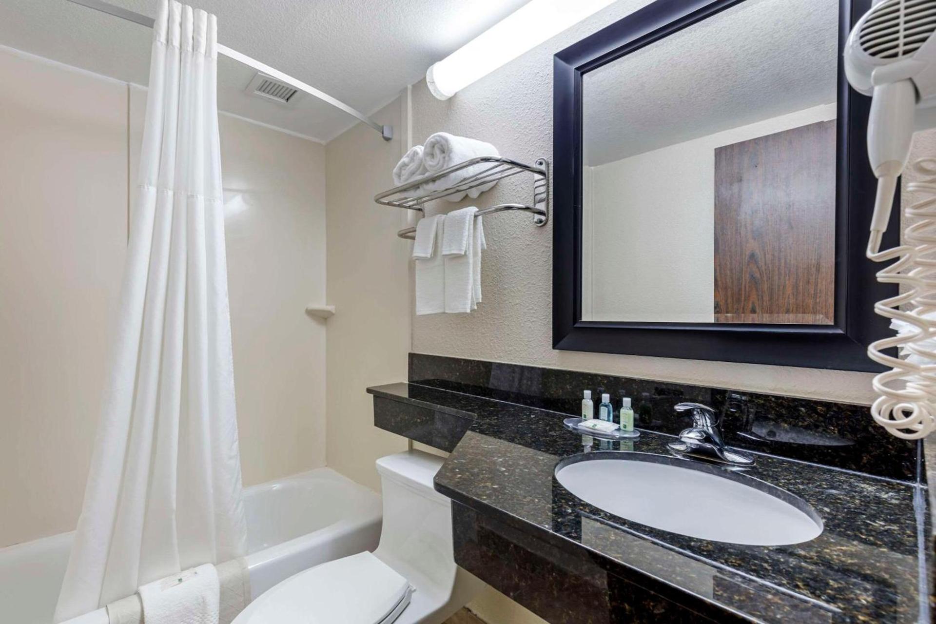 Quality Inn Downtown Stuart photo 21