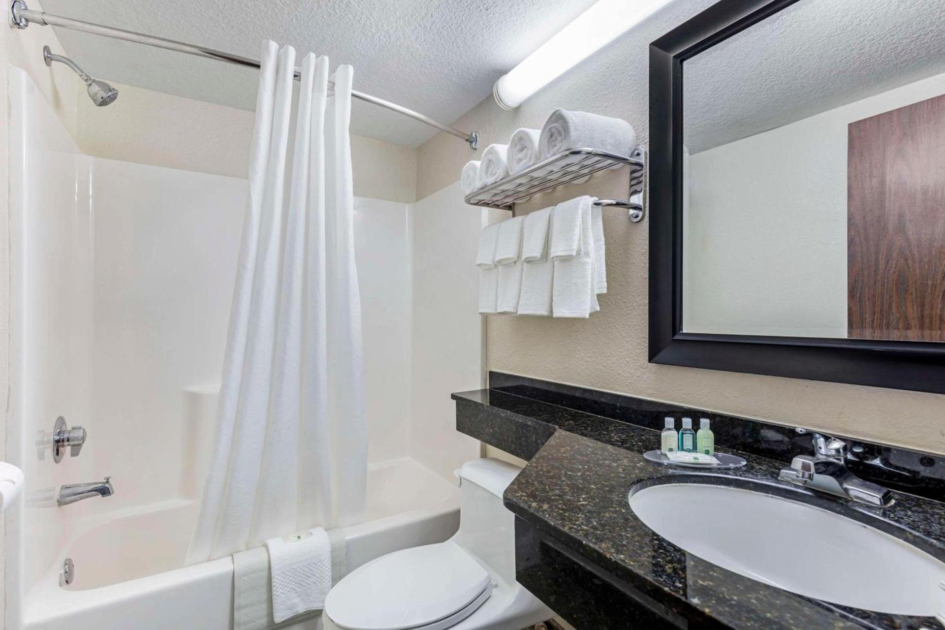 Quality Inn Downtown Stuart photo 25