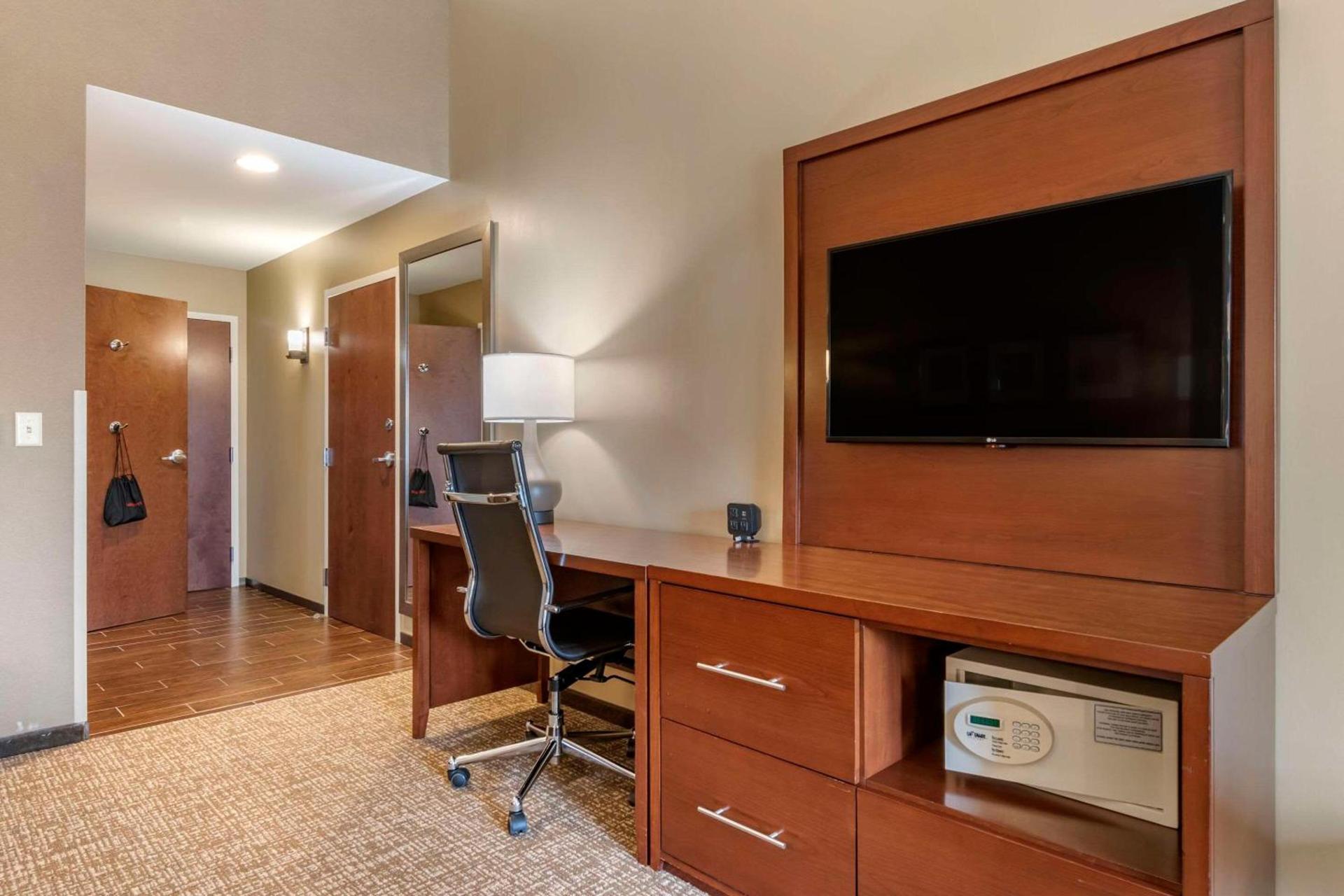 Comfort Suites Manheim - Lancaster photo 15