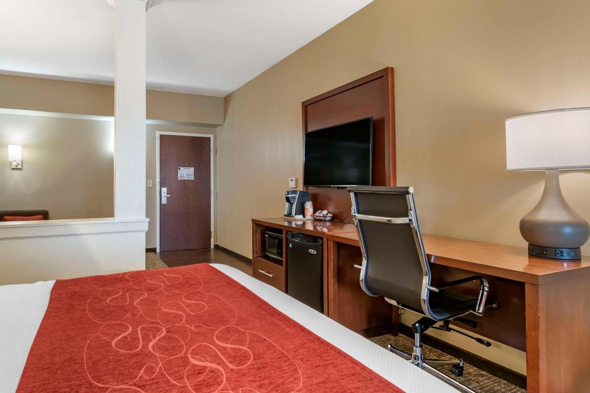 Comfort Suites Manheim - Lancaster photo 18