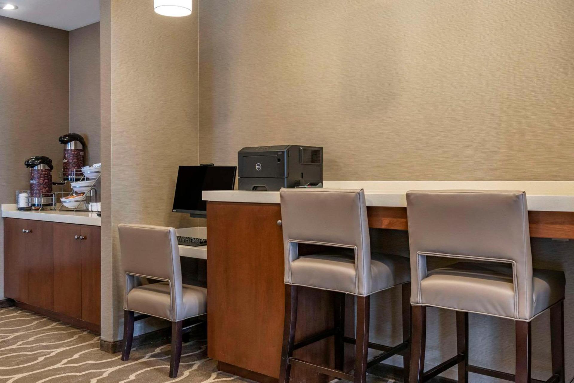 Comfort Suites Manheim - Lancaster photo 28