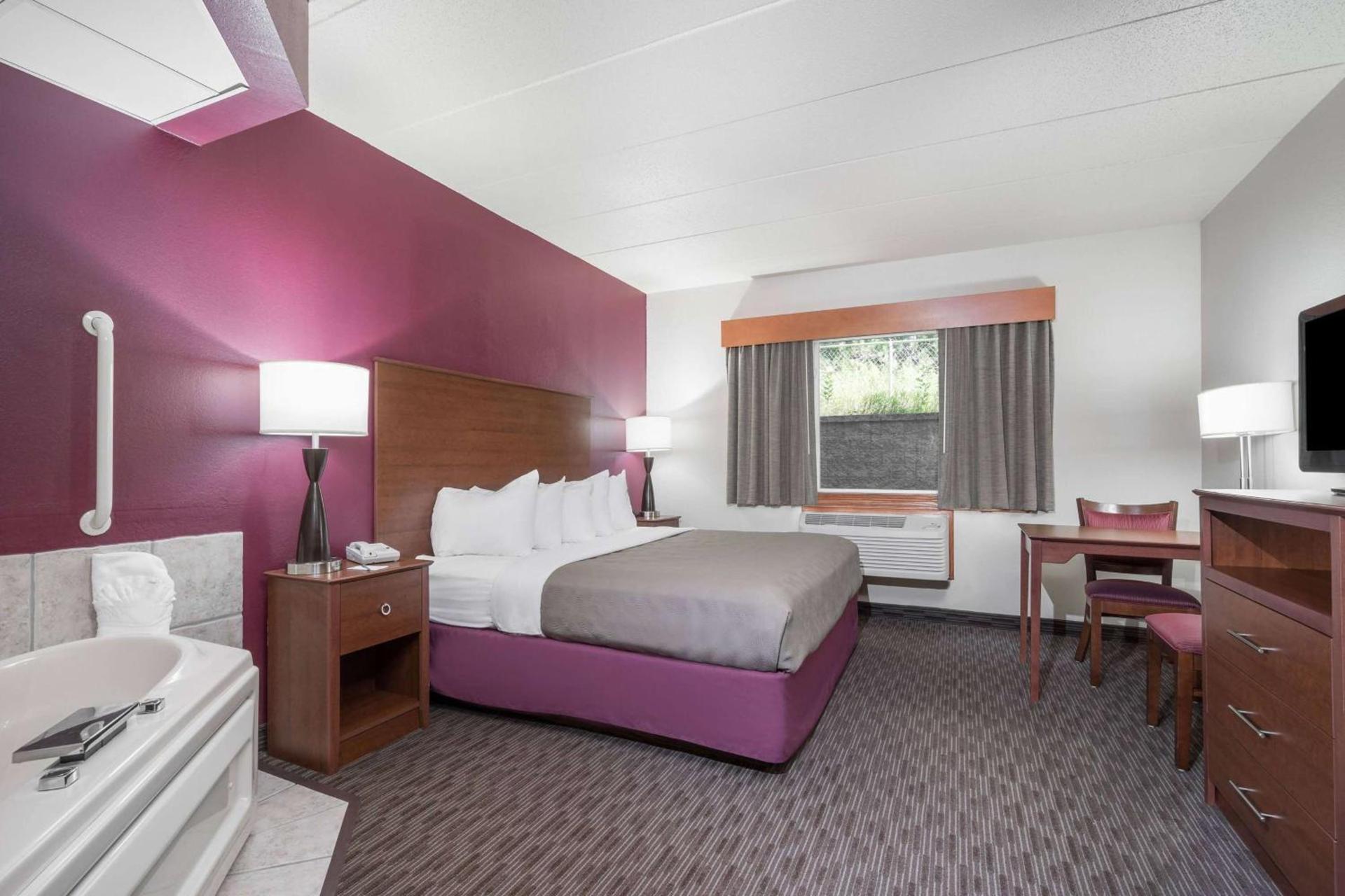AmericInn by Wyndham Baldwin photo 11