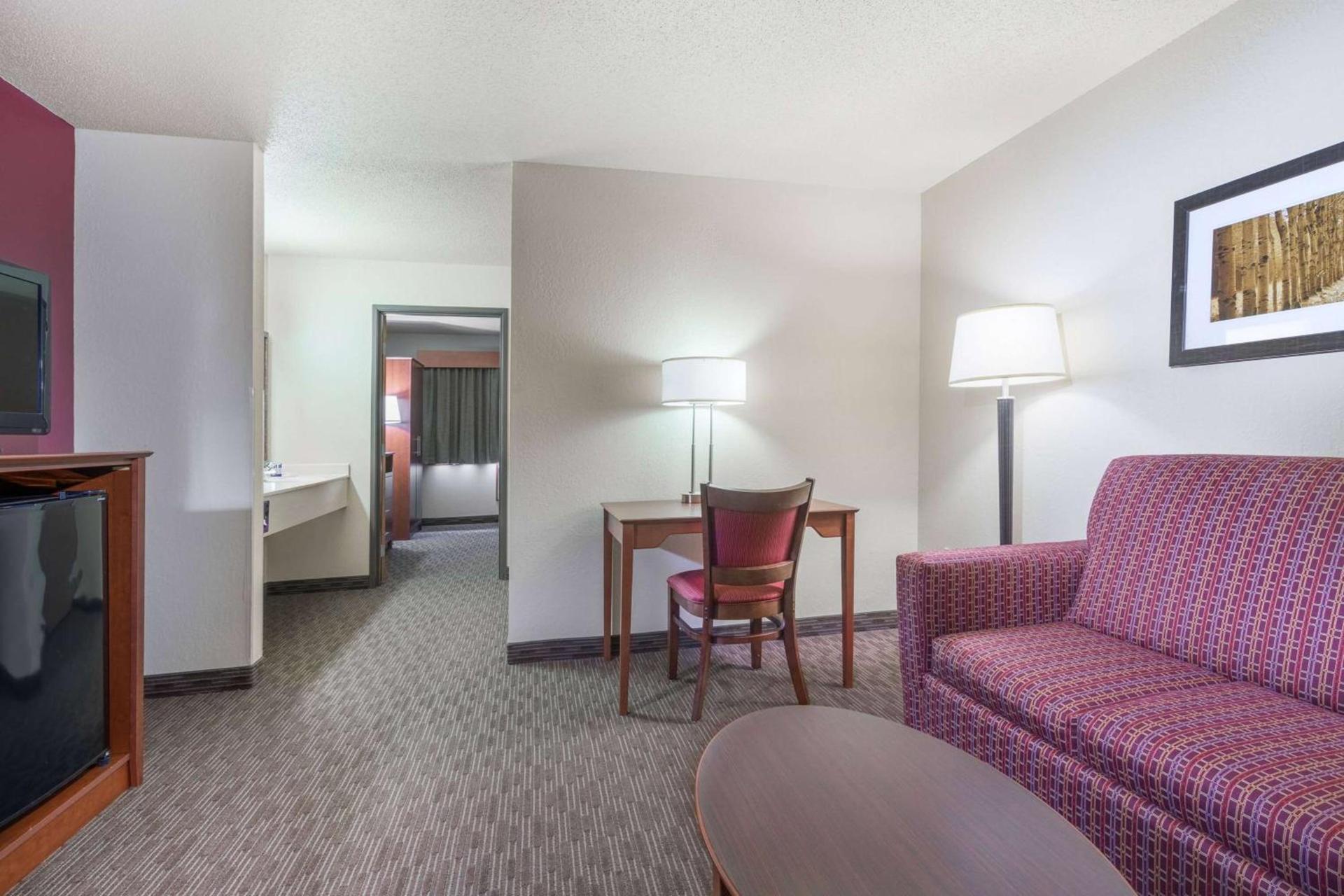 AmericInn by Wyndham Baldwin photo 12