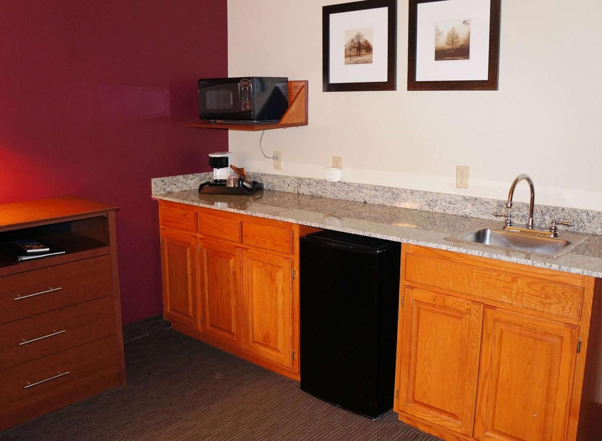 AmericInn by Wyndham Baldwin photo 13