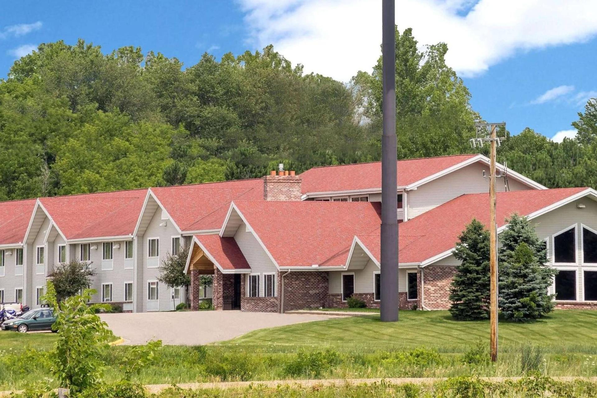 AmericInn by Wyndham Baldwin photo 1