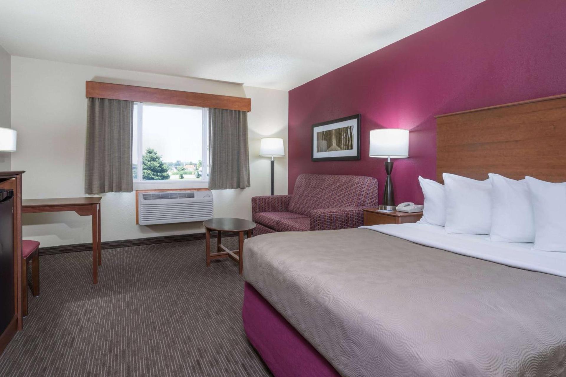 AmericInn by Wyndham Baldwin photo 9