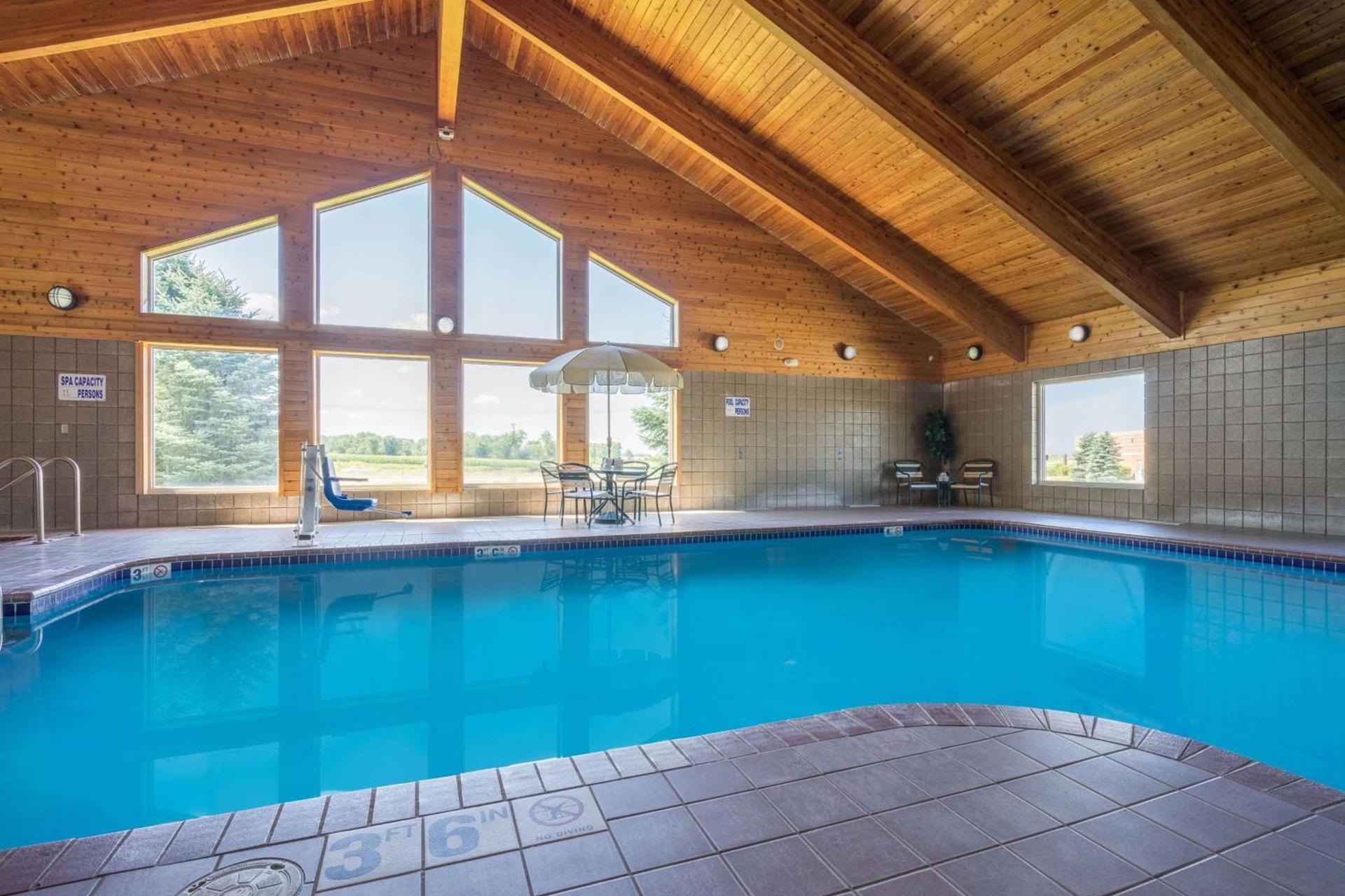 AmericInn by Wyndham Baldwin photo 5