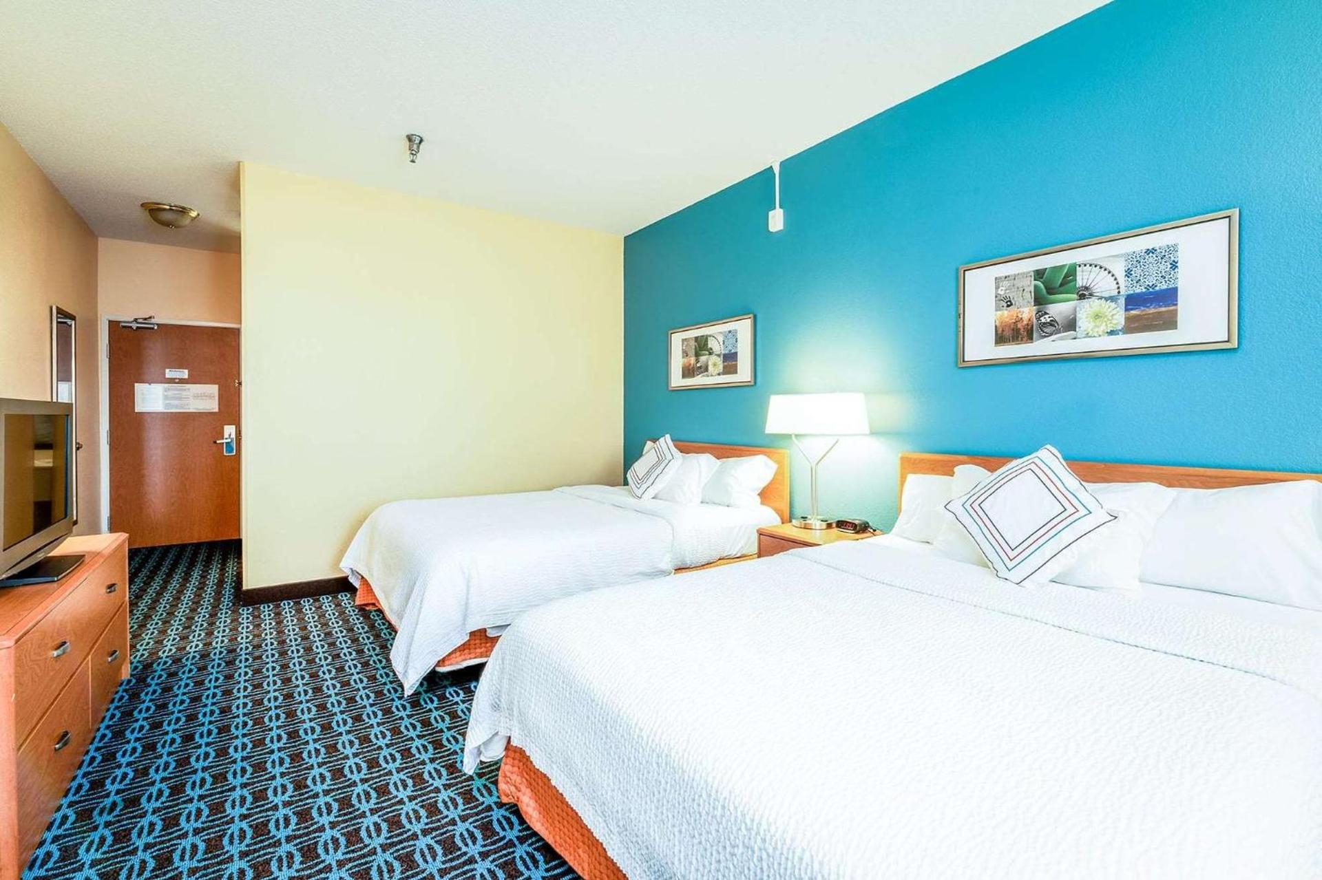 AmericInn by Wyndham Minot photo 10