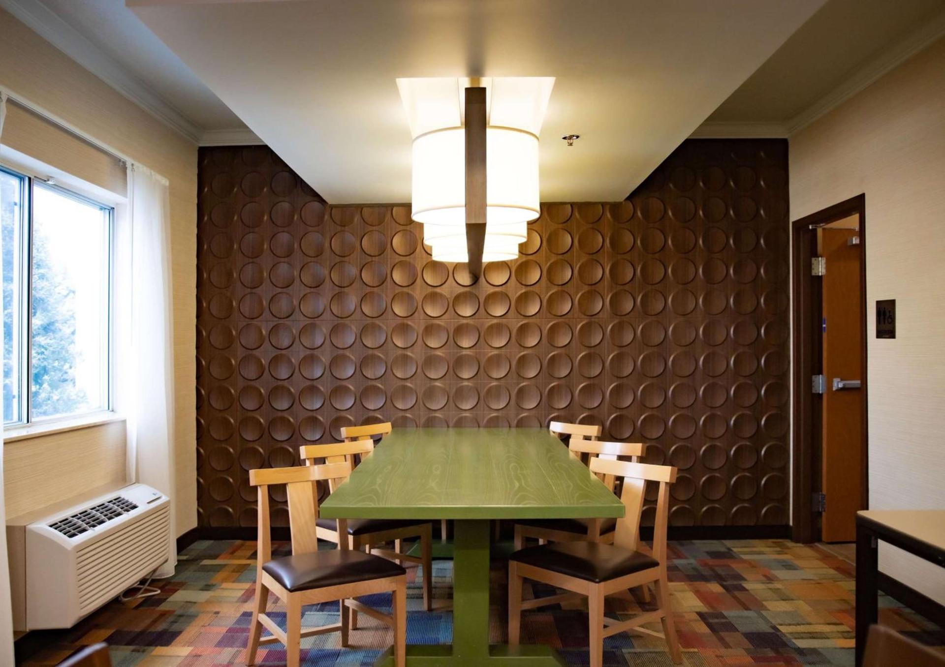 AmericInn by Wyndham Minot photo 12