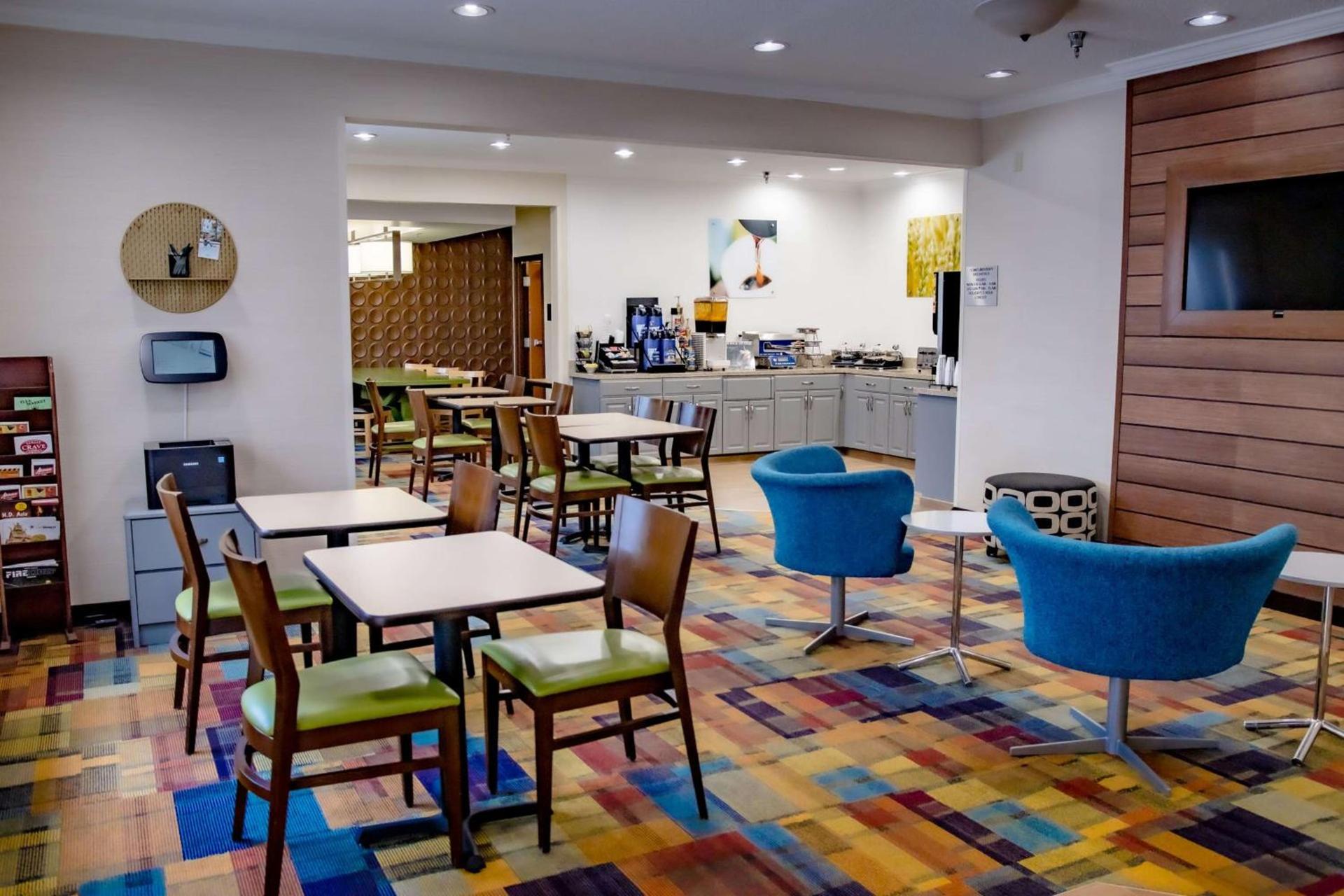 AmericInn by Wyndham Minot photo 20