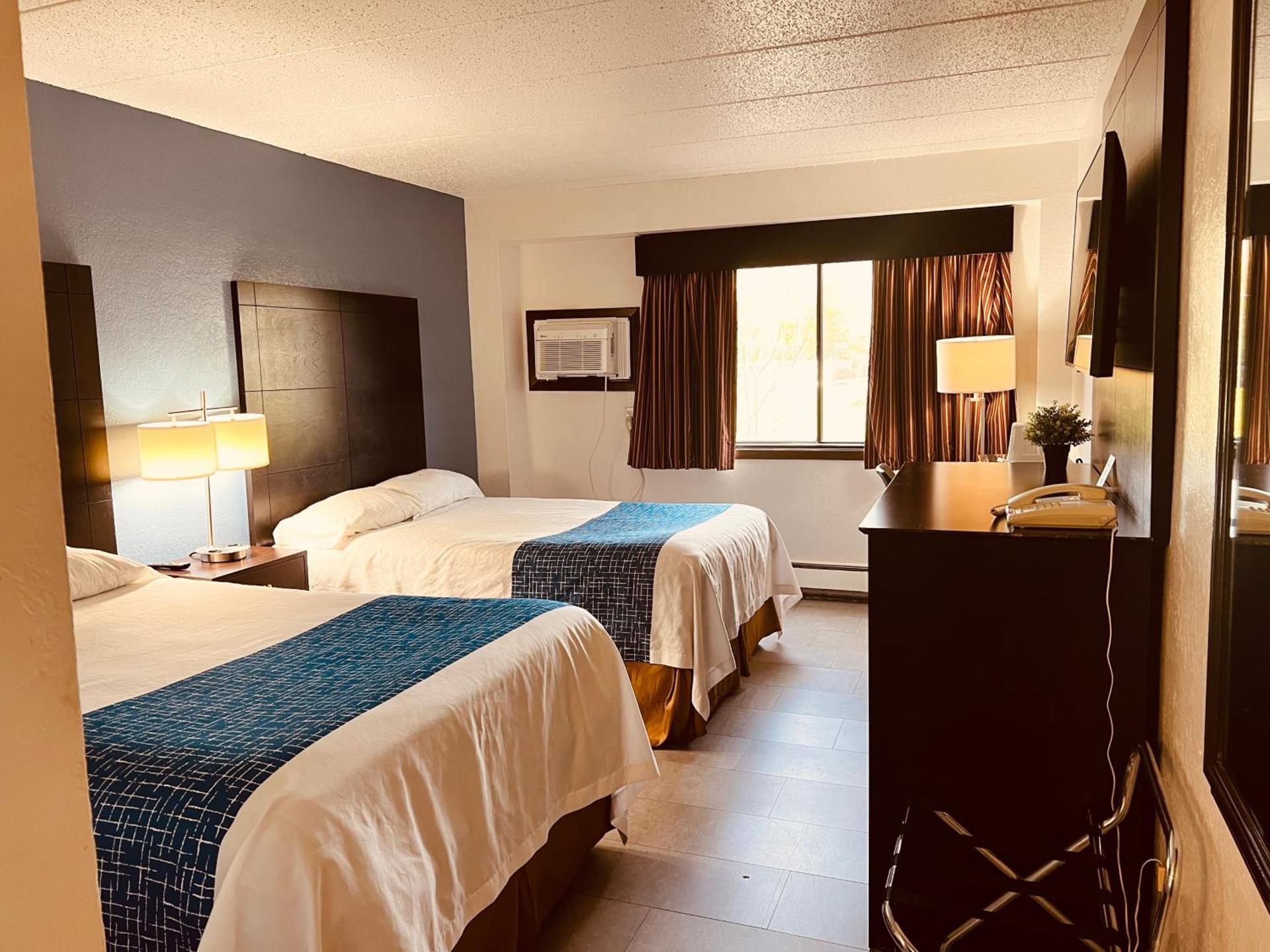 Travelodge by Wyndham Valleyfair Shakopee photo 53