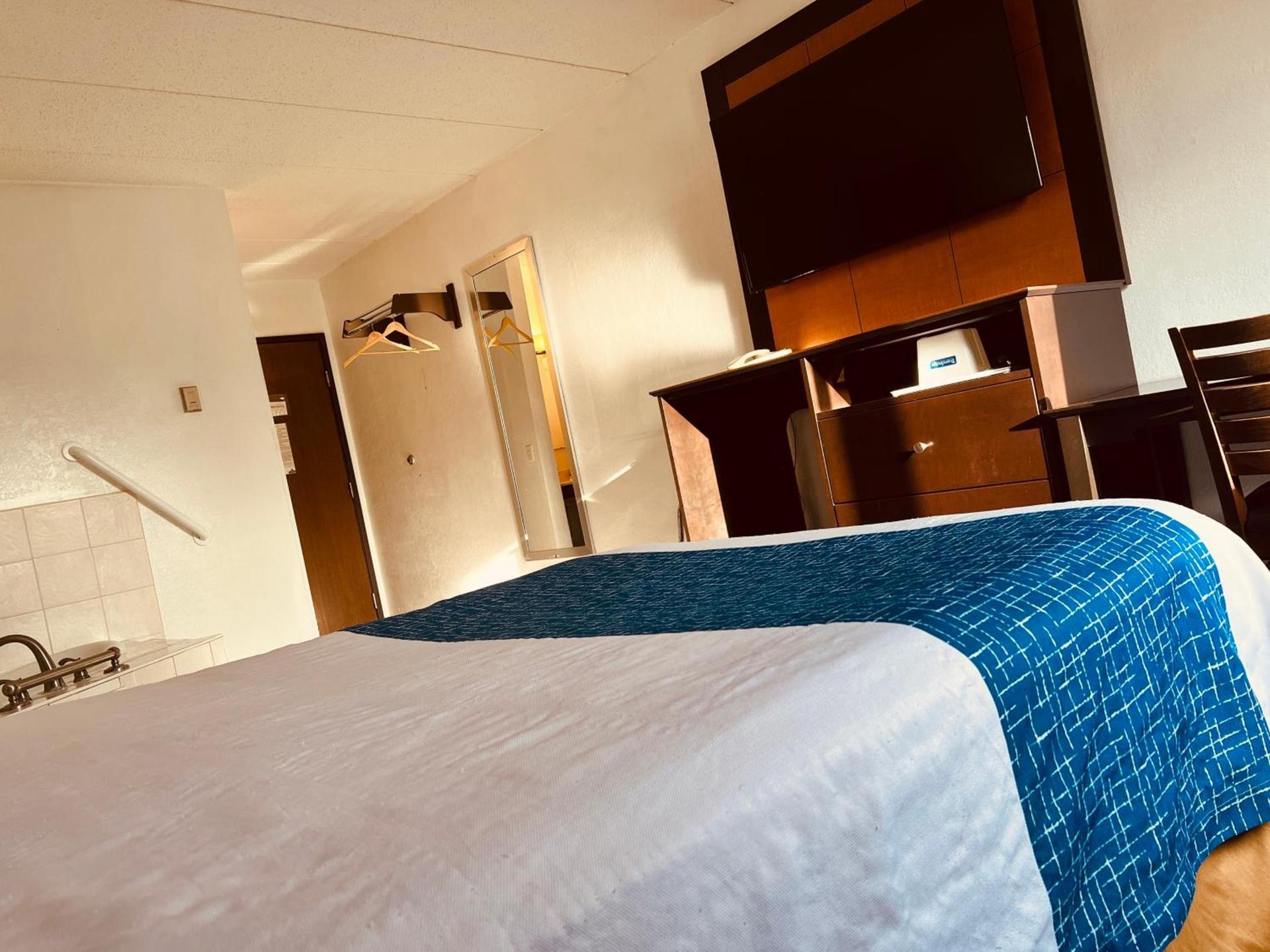 Travelodge by Wyndham Valleyfair Shakopee photo 99