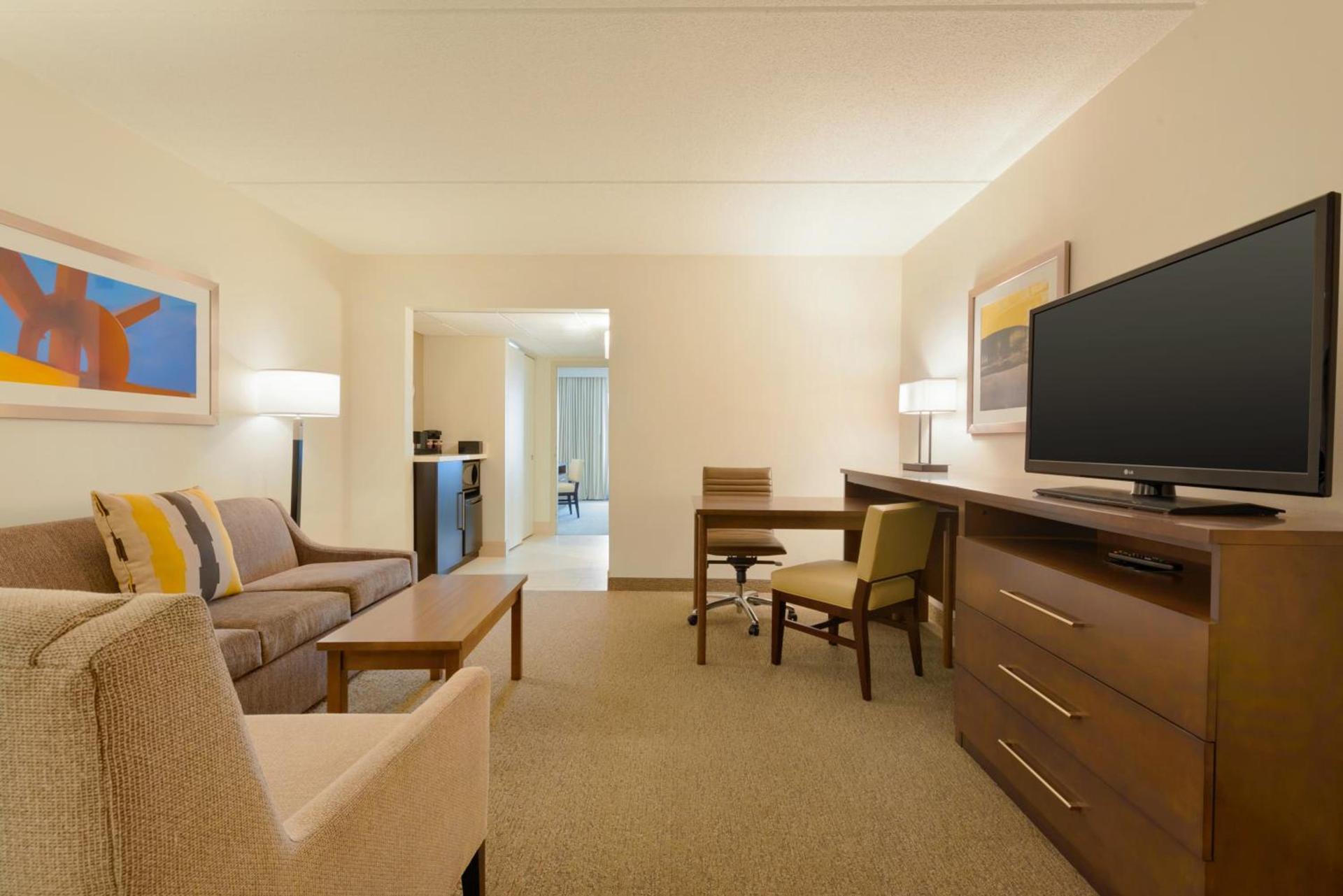 Embassy Suites by Hilton Milwaukee Brookfield photo 97
