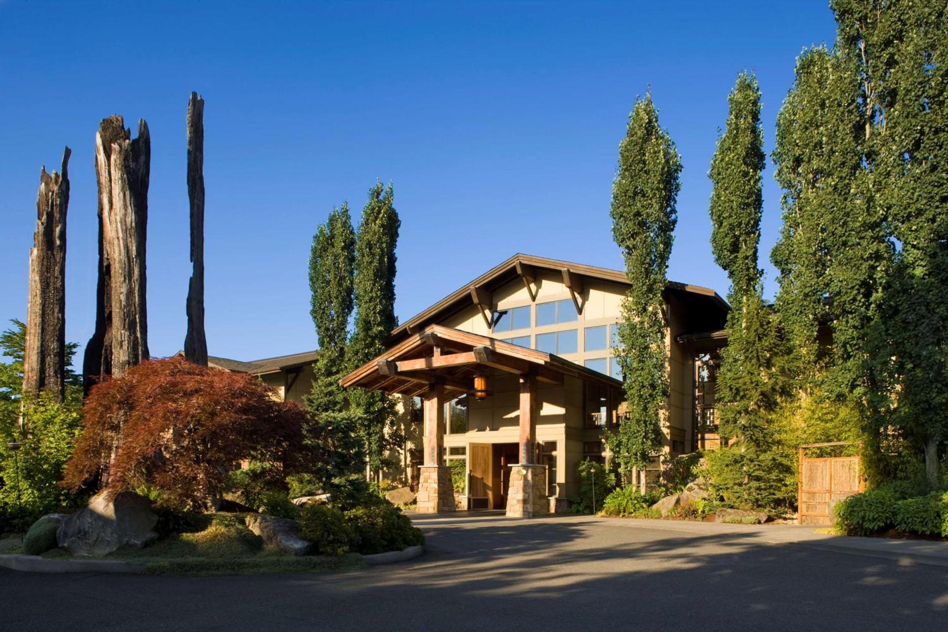 Willows Lodge photo 1