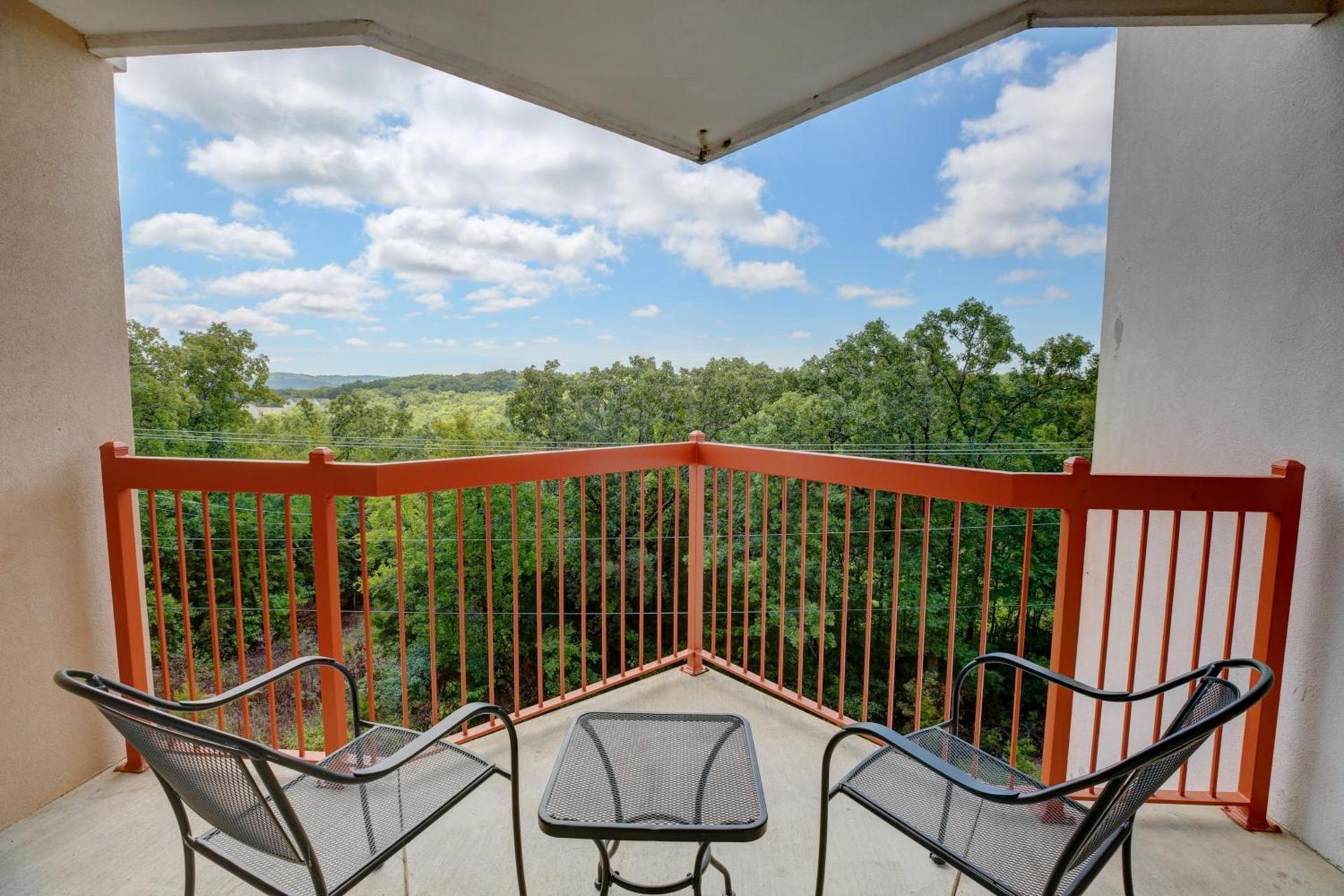 Grand Crowne Resort photo 2