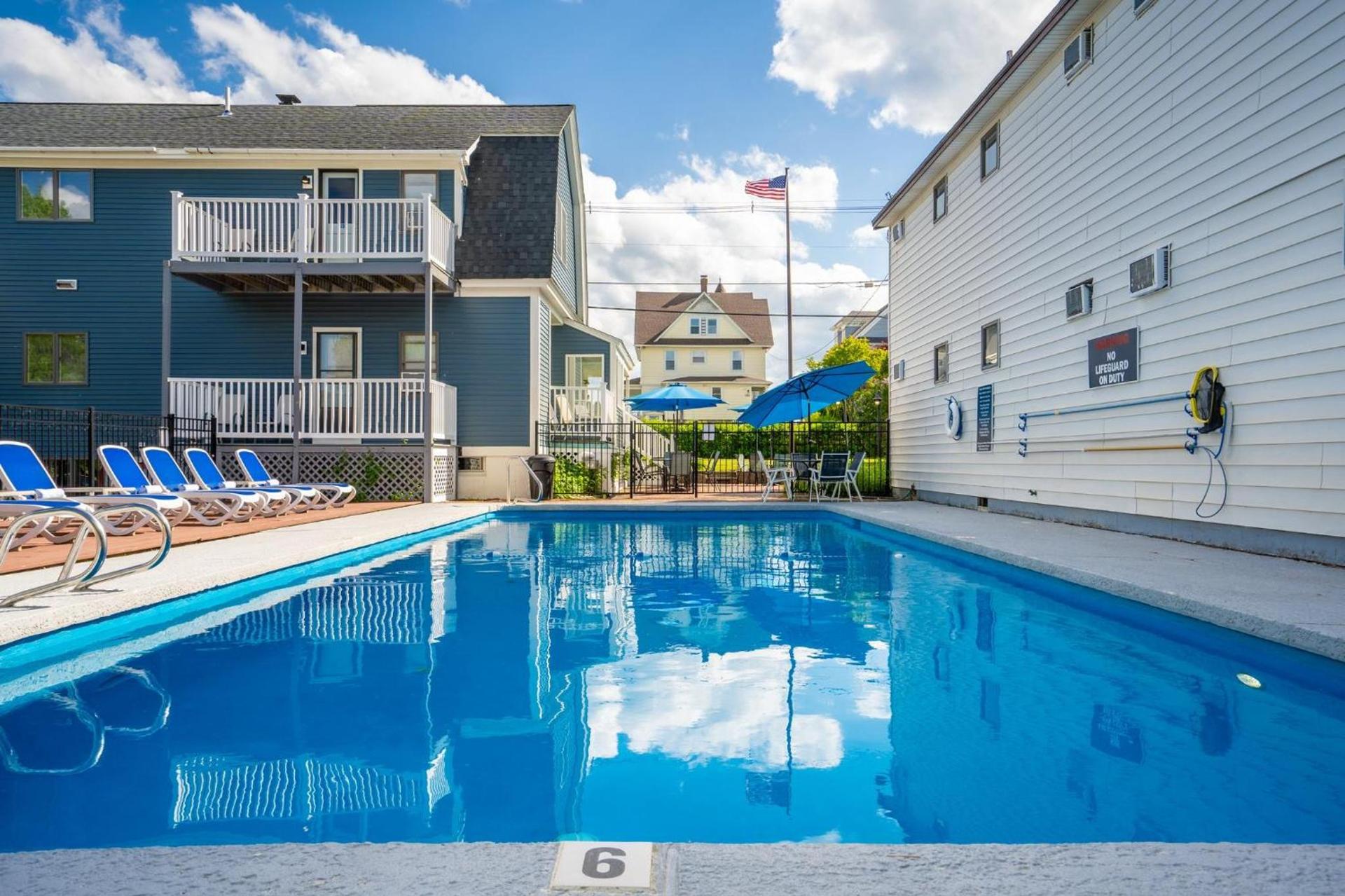 The Lighthouse Inn & Suites photo 5