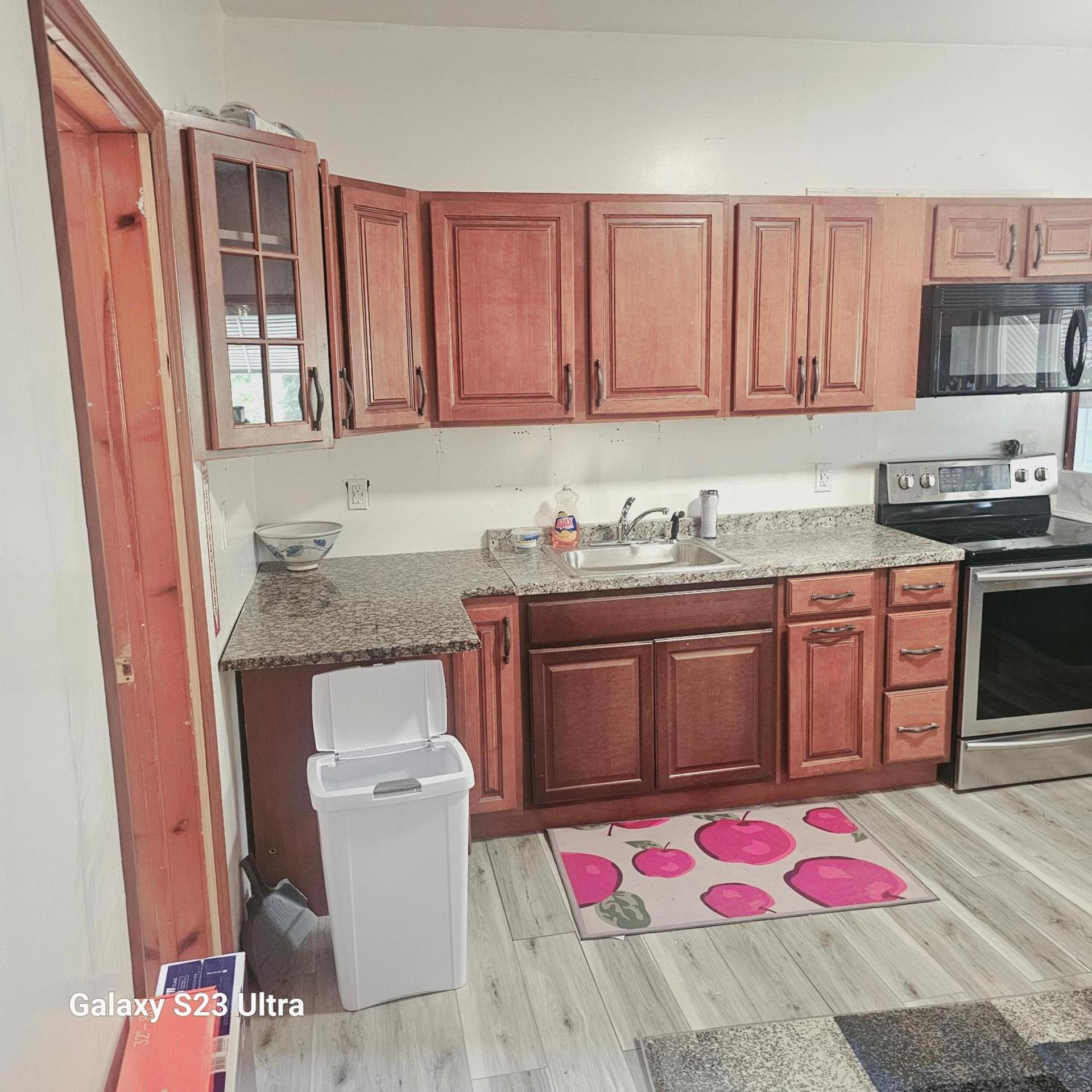 Divine Villa Guest House Harper Ave WITH FREE PRIVATE PARKING photo 8