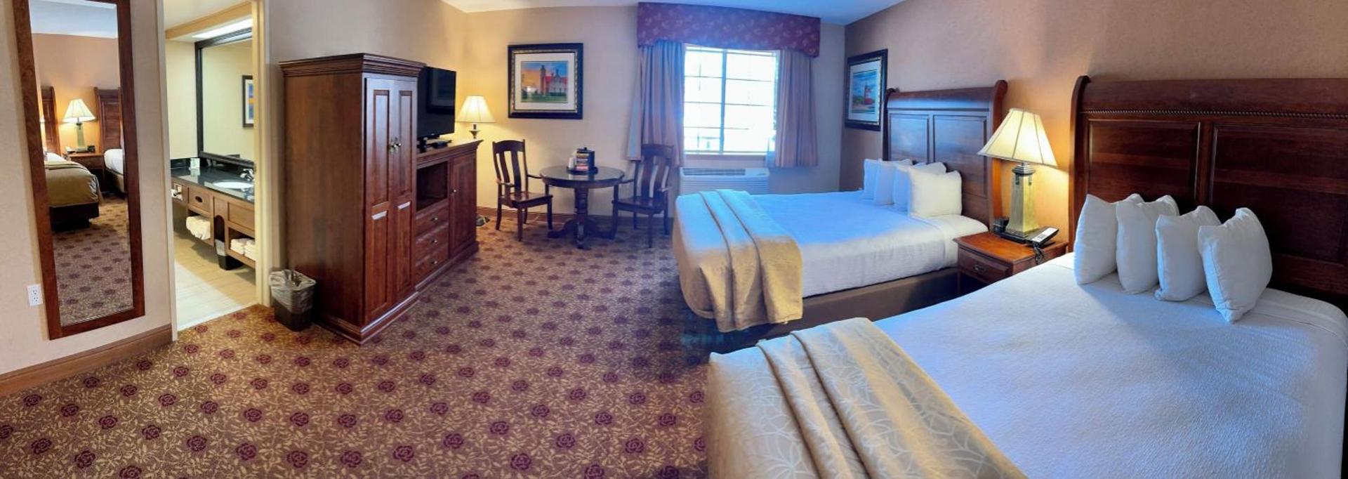 Hamilton Inn Select Beachfront Mackinaw City photo 28