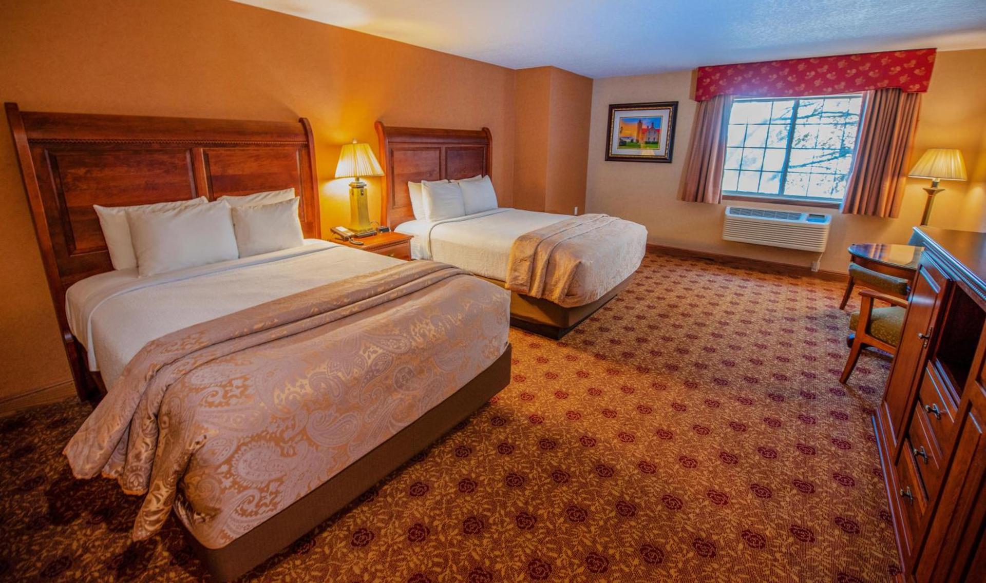 Hamilton Inn Select Beachfront Mackinaw City photo 29