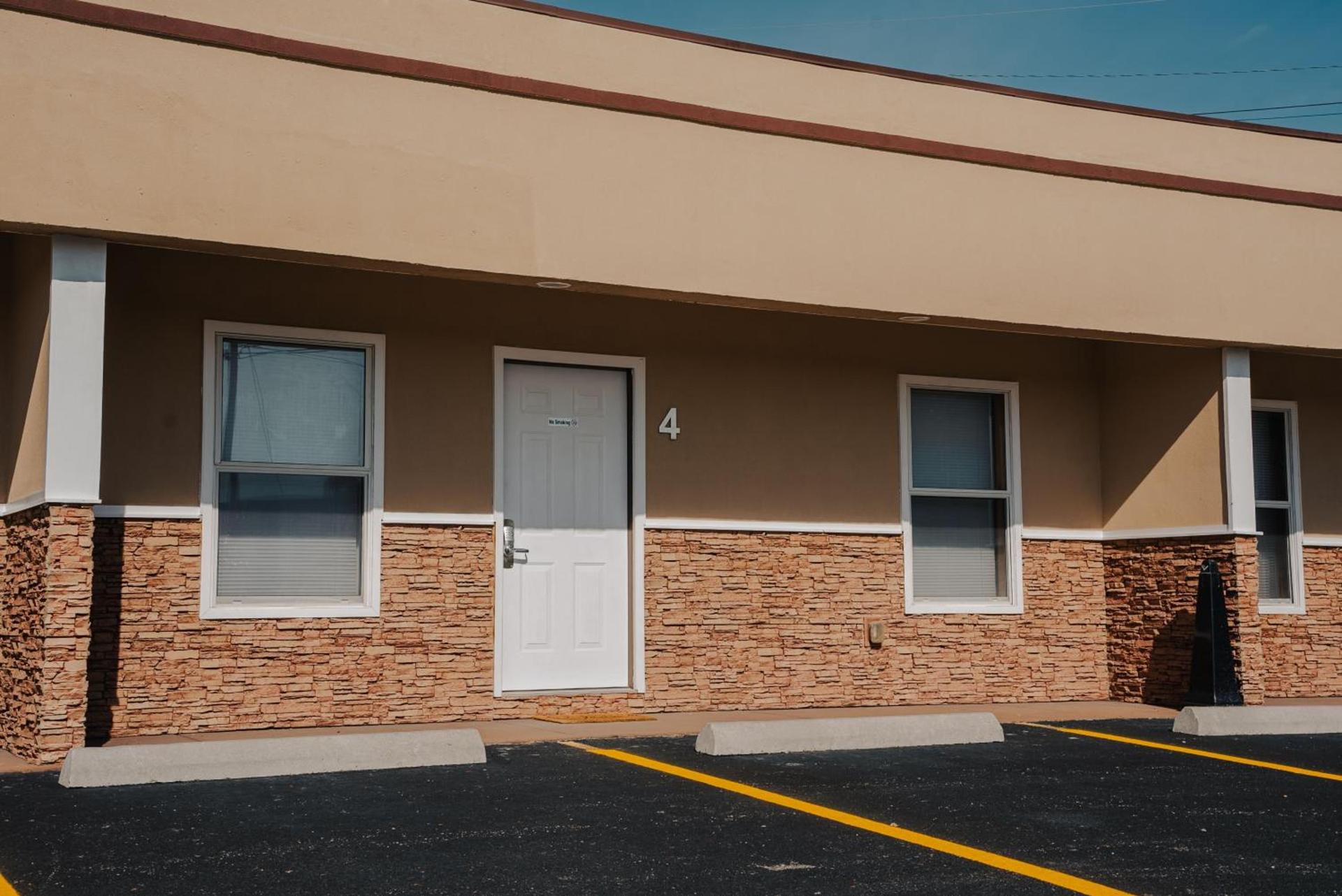 Anchor Inn and Suites photo 1