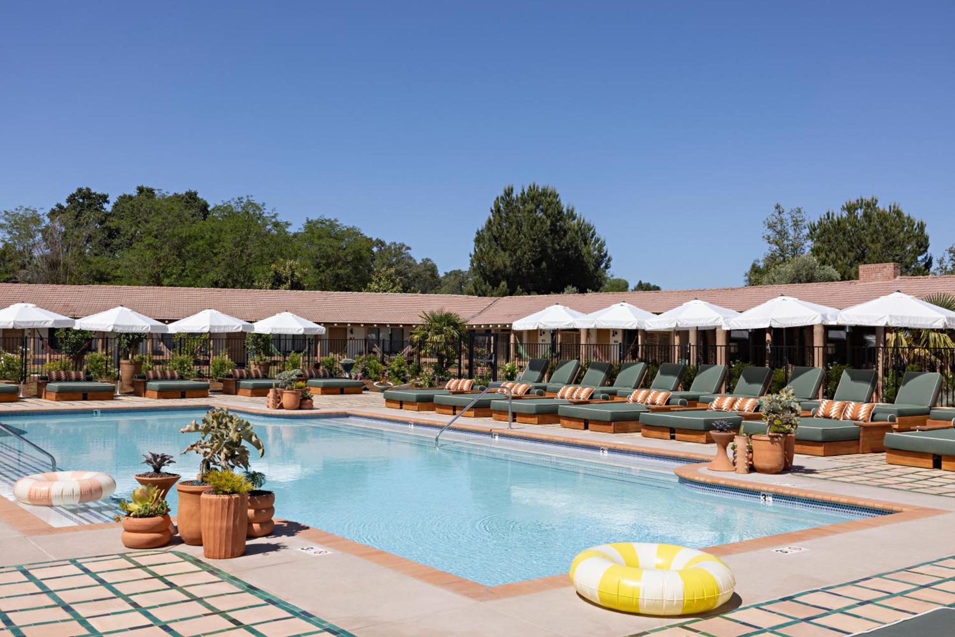 River Lodge Paso - 21 & Over Pool photo 5