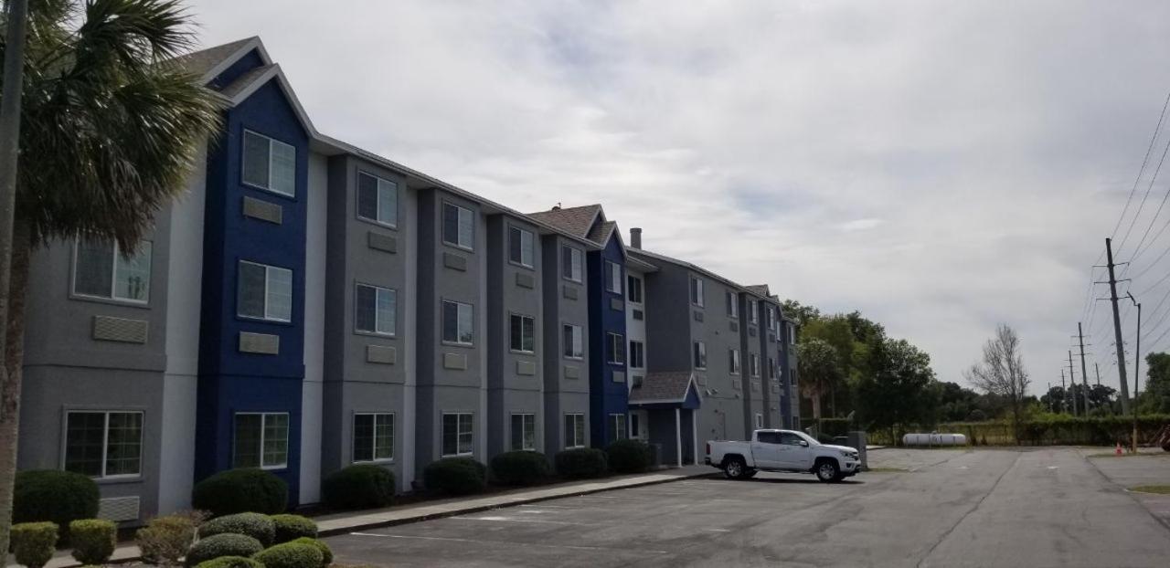 Microtel Inn & Suites by Wyndham Bushnell photo 10