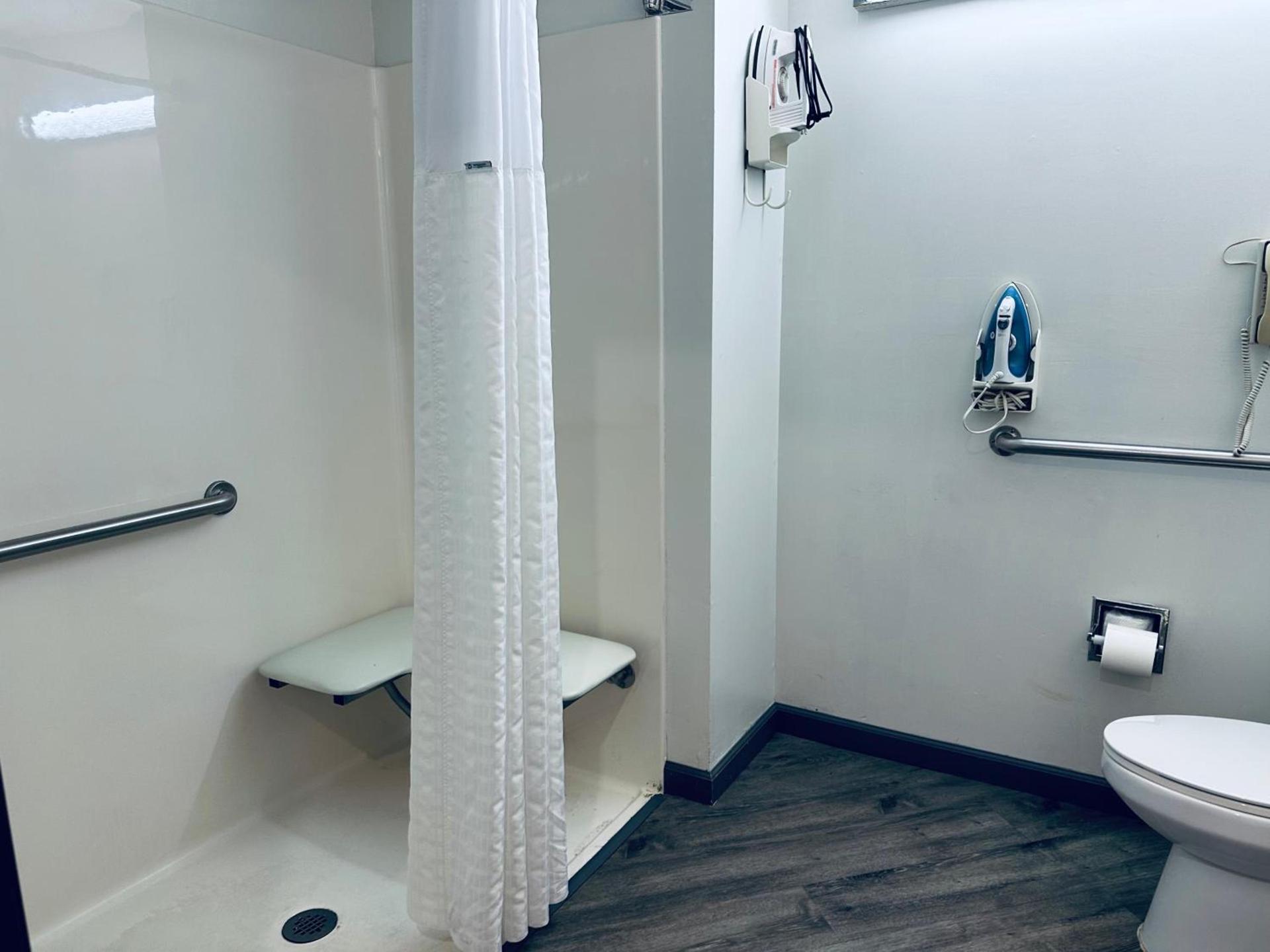Baymont by Wyndham Piqua photo 48