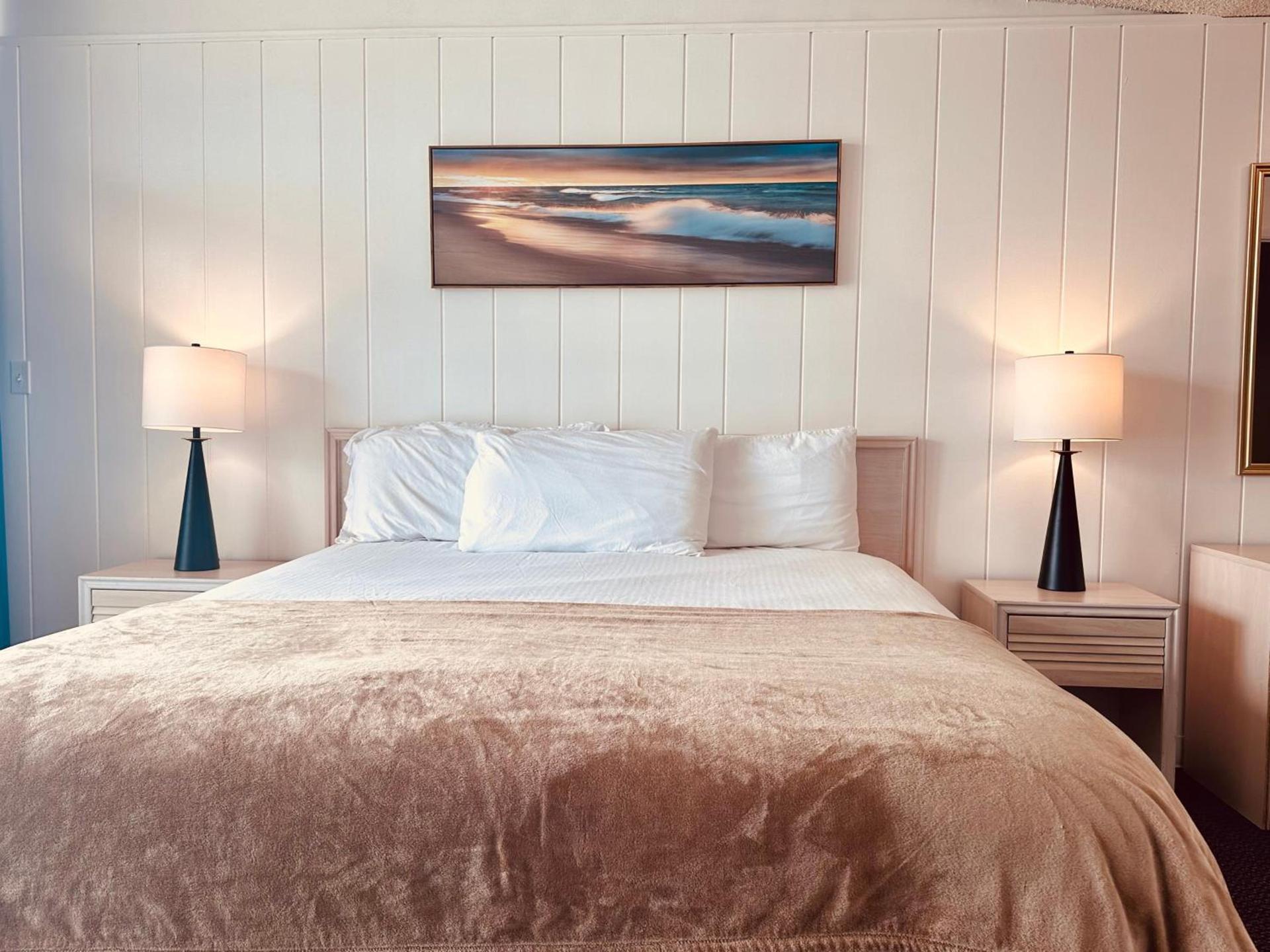 Foghorn Harbor Inn photo 34