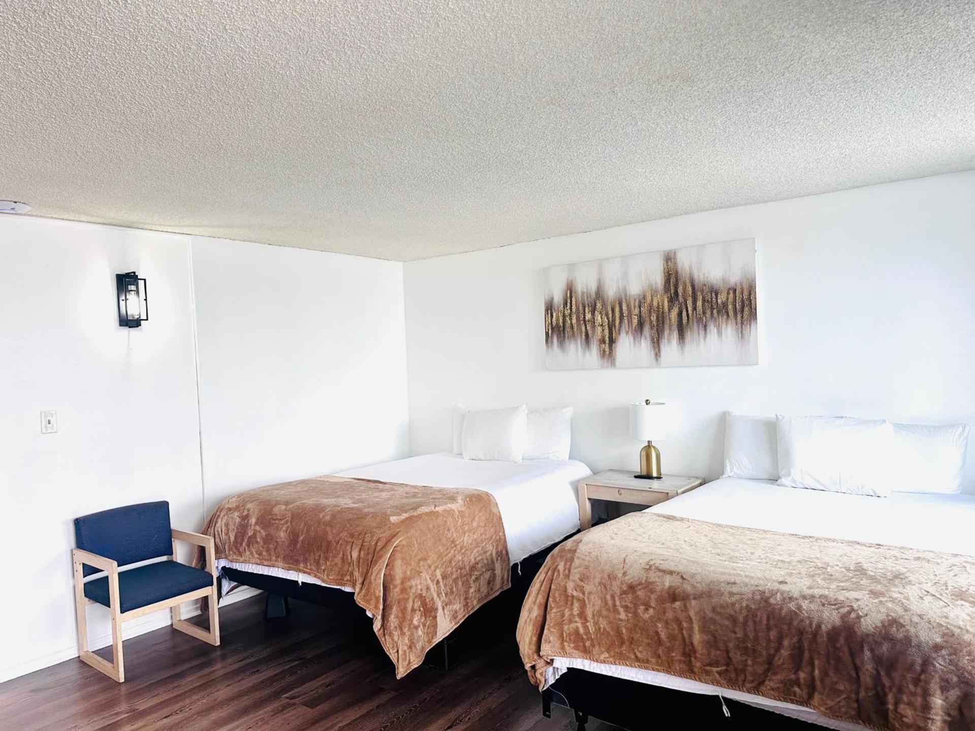 Foghorn Harbor Inn photo 27