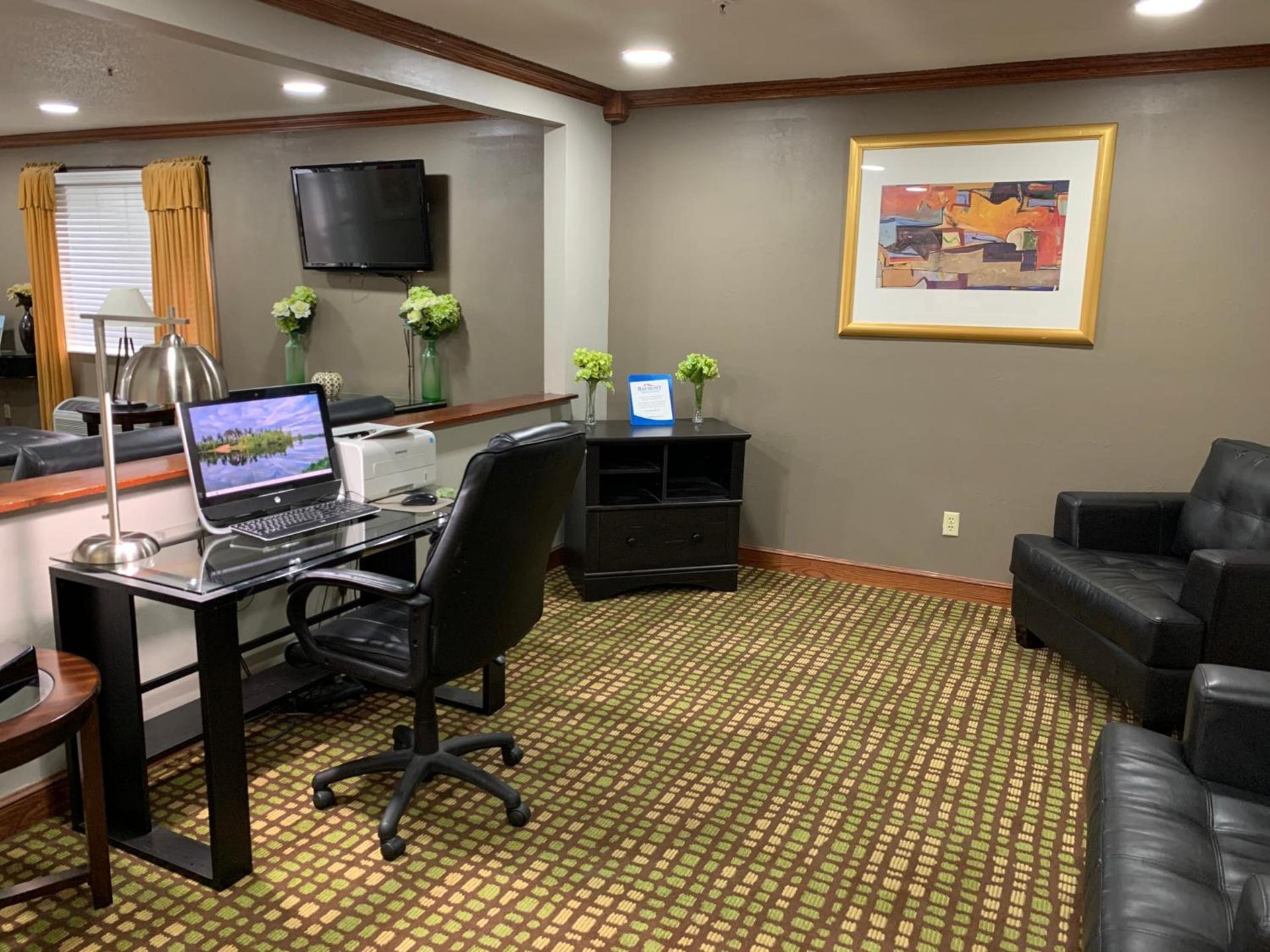 Baymont by Wyndham Piqua photo 44