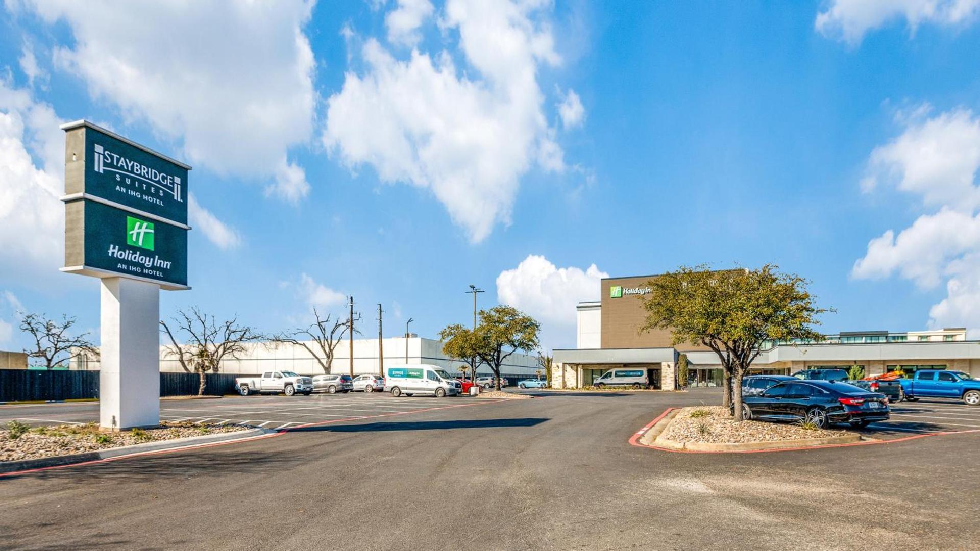 Staybridge Suites Dallas Market Ctr Love Field by IHG photo 99