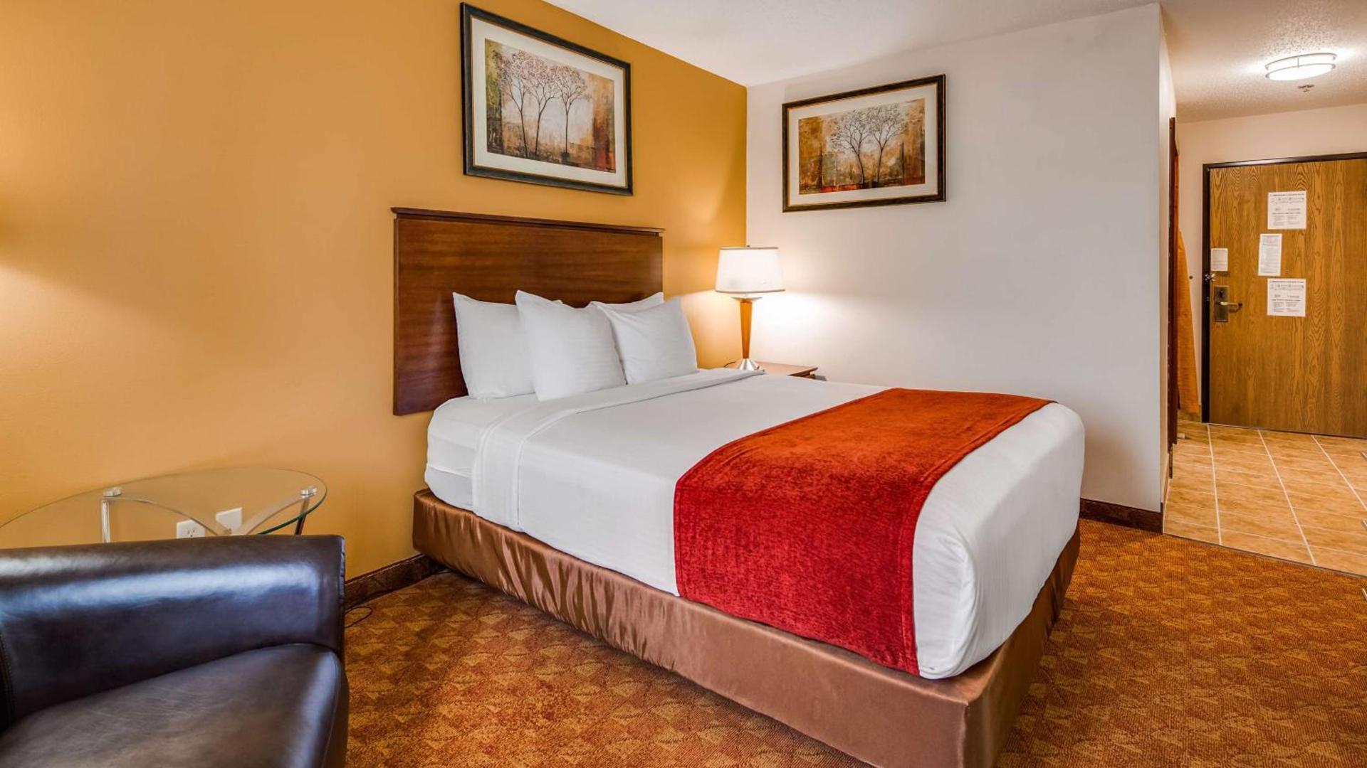 Best Western Lakewood Inn photo 37