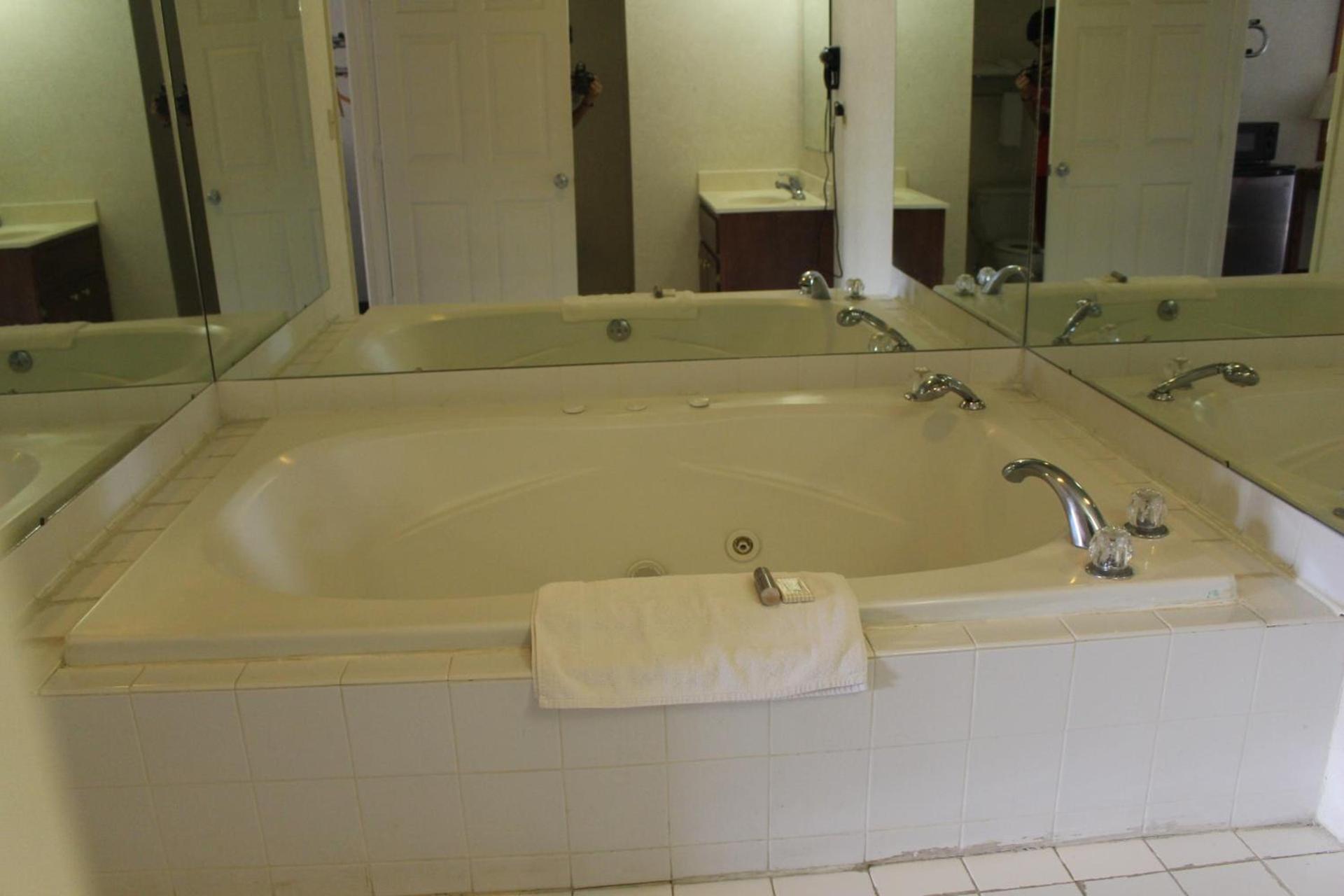 Deerfield Inn photo 13